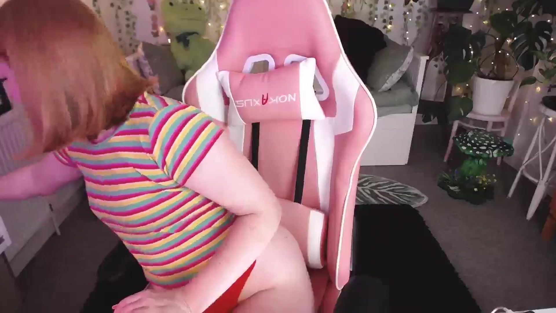 Gallery image thumbnail from LunaRoux's myfreecams stream on, 09/01/2025, 21:25 image 3 of 20