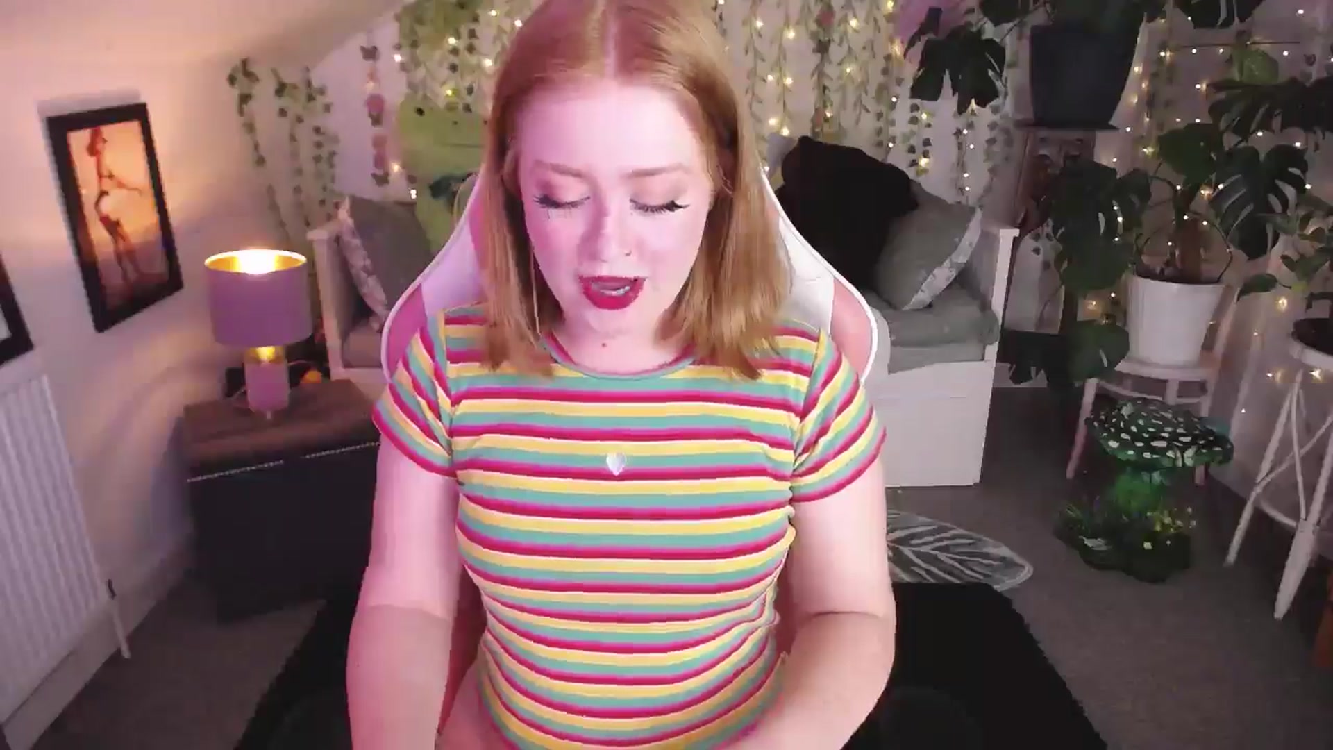 Gallery image thumbnail from LunaRoux's myfreecams stream on, 09/01/2025, 21:25 image 6 of 20