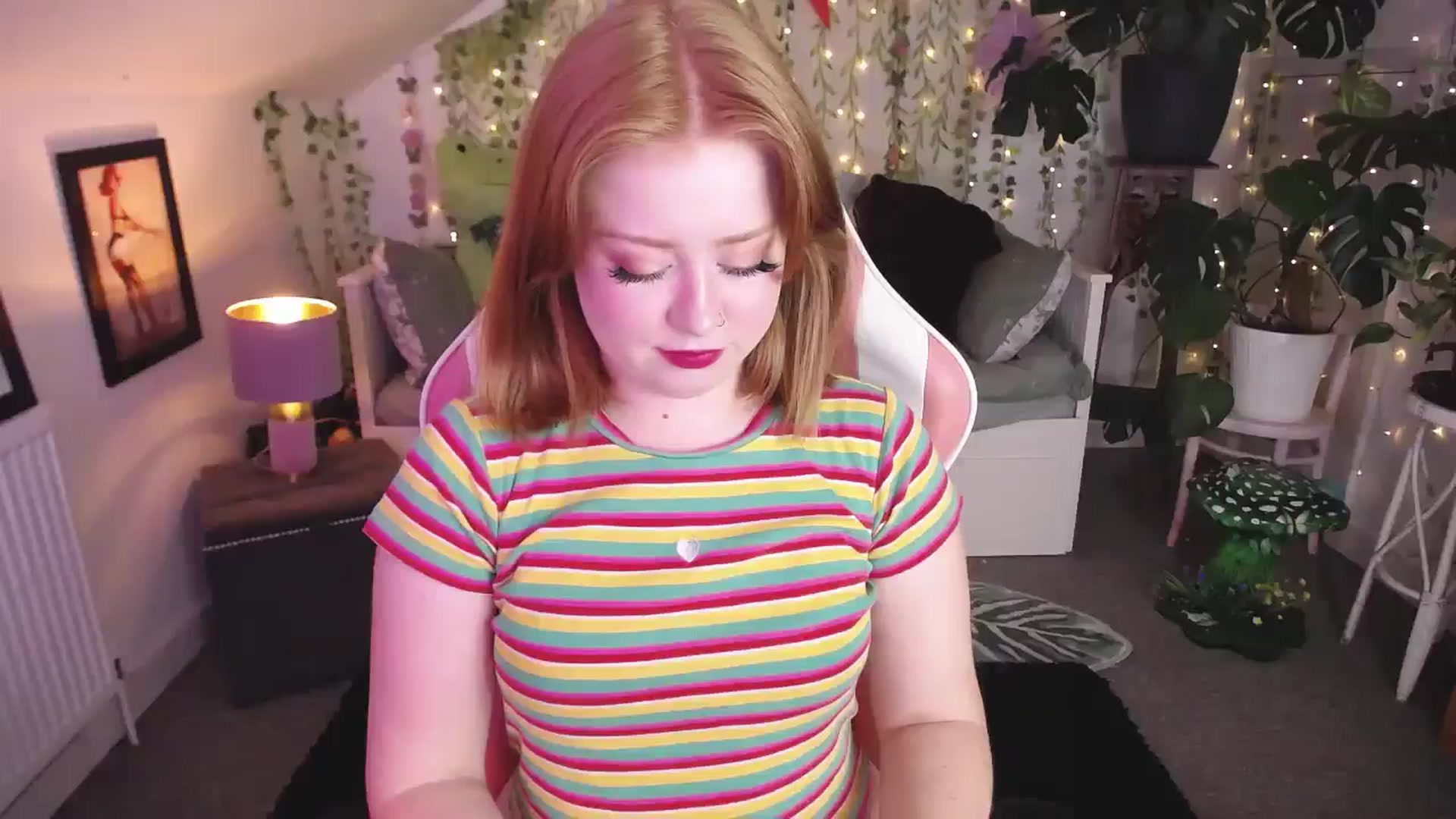 Gallery image thumbnail from LunaRoux's myfreecams stream on, 09/01/2025, 21:25 image 1 of 20