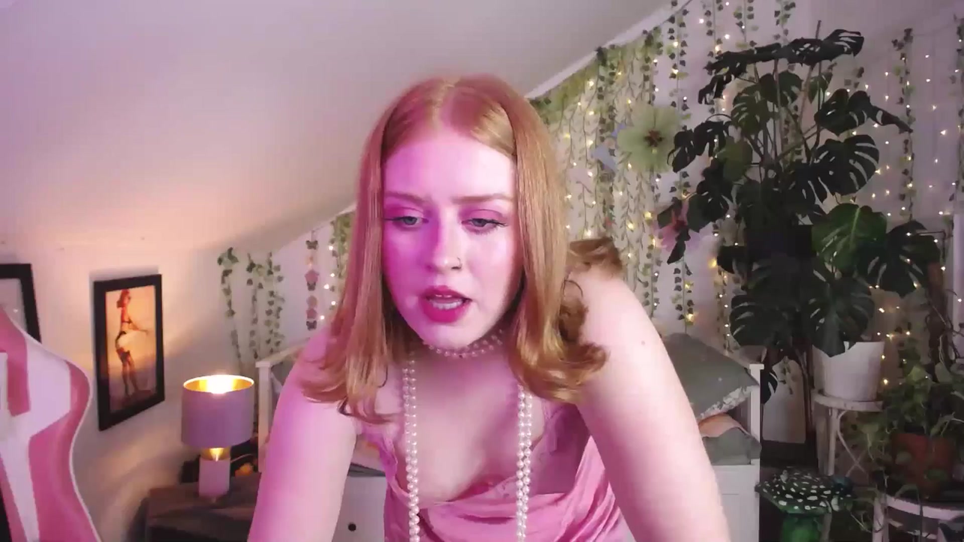 Gallery image thumbnail from LunaRoux's myfreecams stream on, 09/15/2025, 22:35 image 9 of 20
