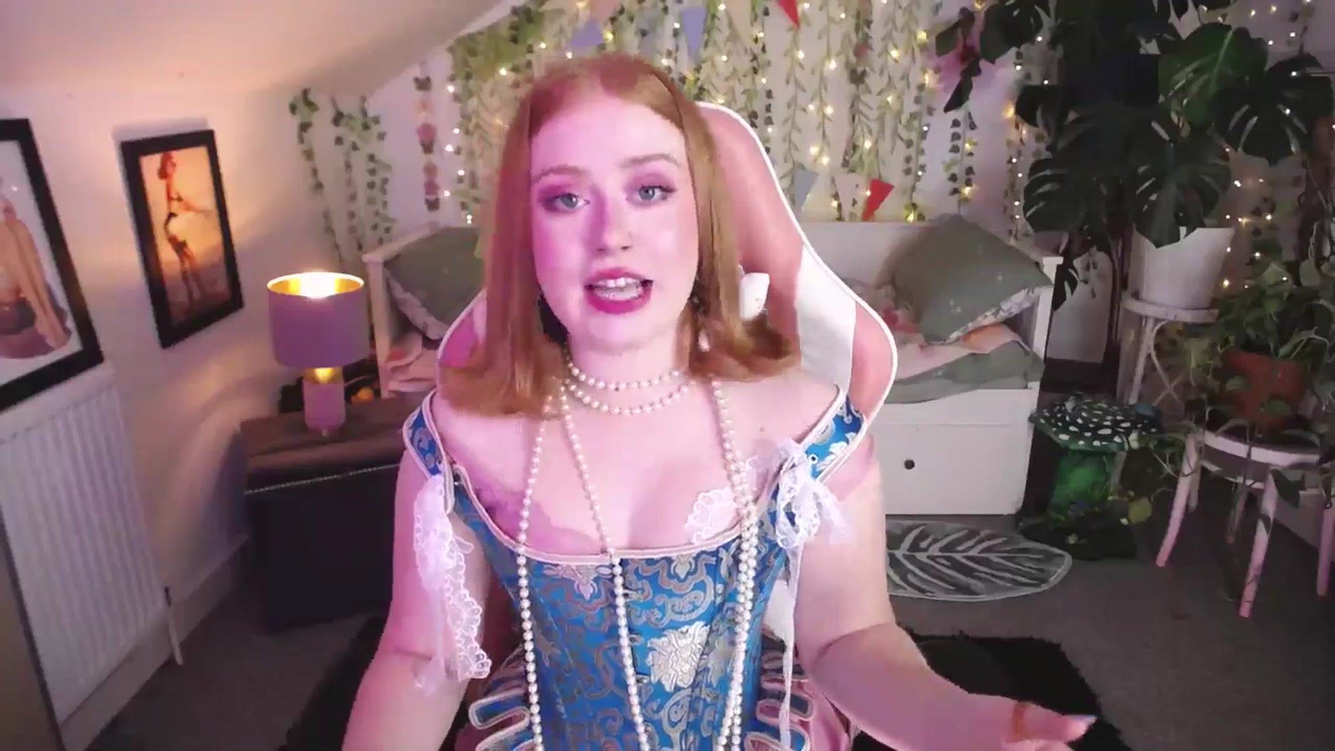 Gallery image thumbnail from LunaRoux's myfreecams stream on, 09/15/2025, 22:35 image 7 of 20