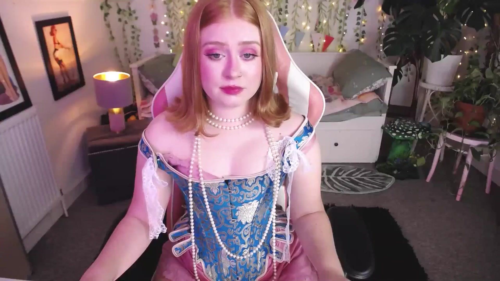 Gallery image thumbnail from LunaRoux's myfreecams stream on, 09/15/2025, 22:35 image 6 of 20