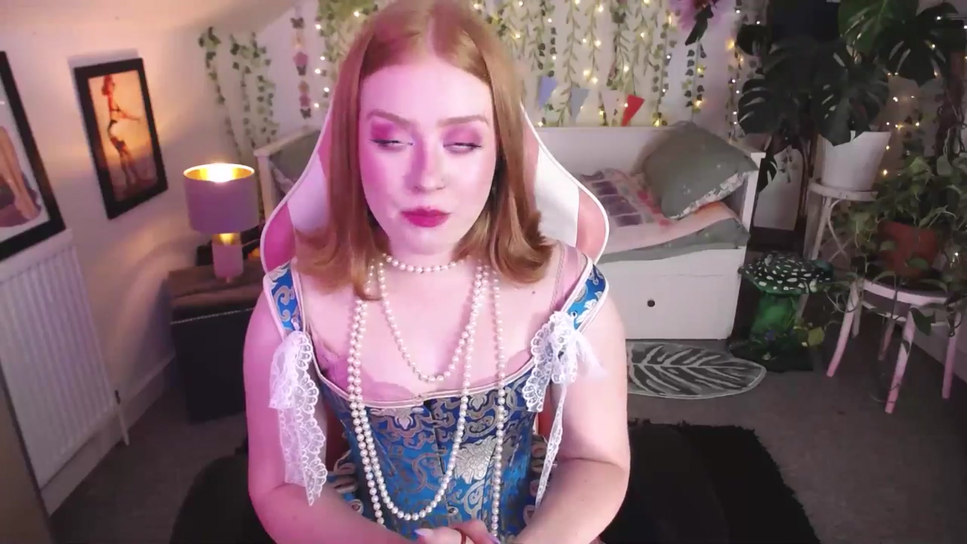 Gallery image thumbnail from LunaRoux's myfreecams stream on, 09/15/2025, 22:35 image 3 of 20