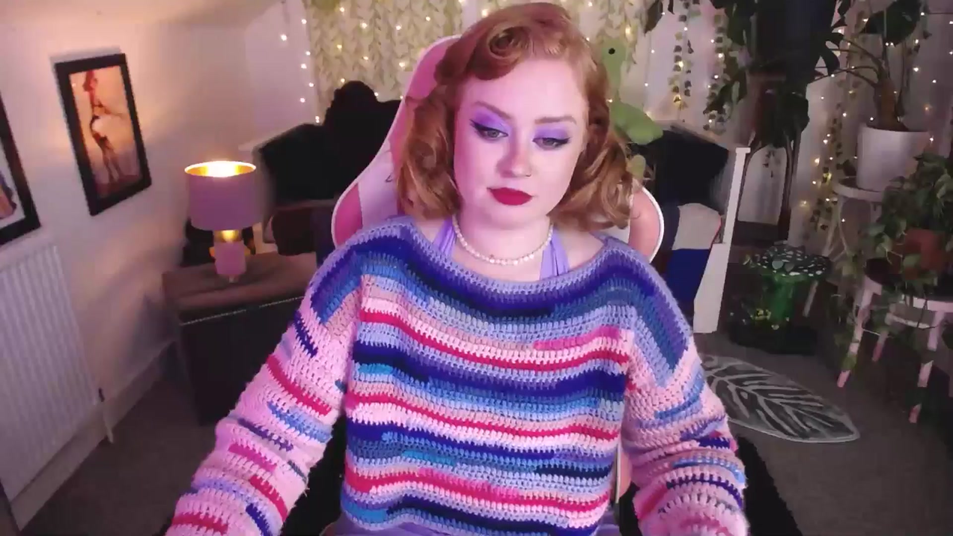 Gallery image thumbnail from LunaRoux's myfreecams stream on, 09/25/2025, 21:58 image 4 of 20