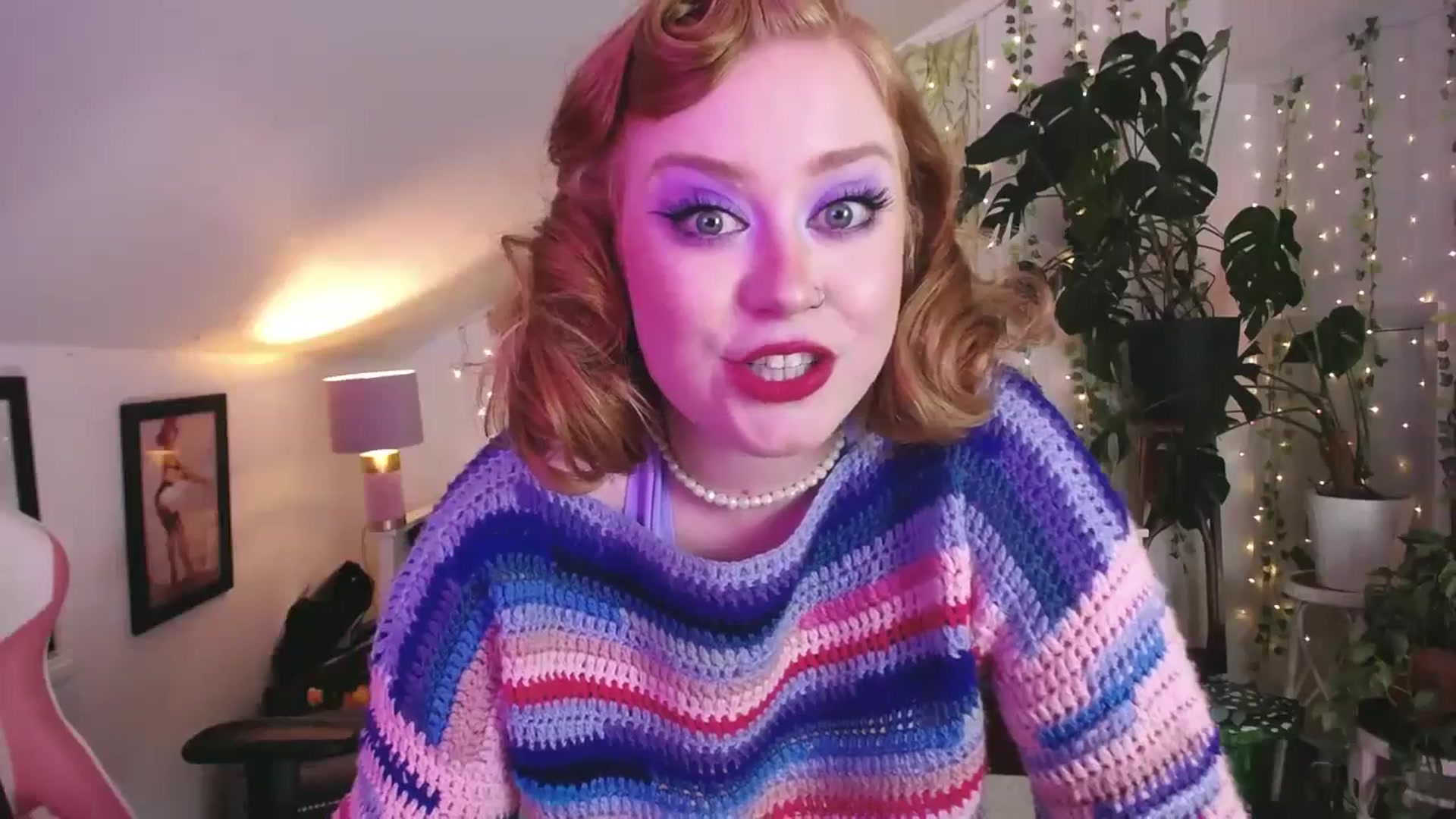 Gallery image thumbnail from LunaRoux's myfreecams stream on, 09/25/2025, 21:58 image 18 of 20