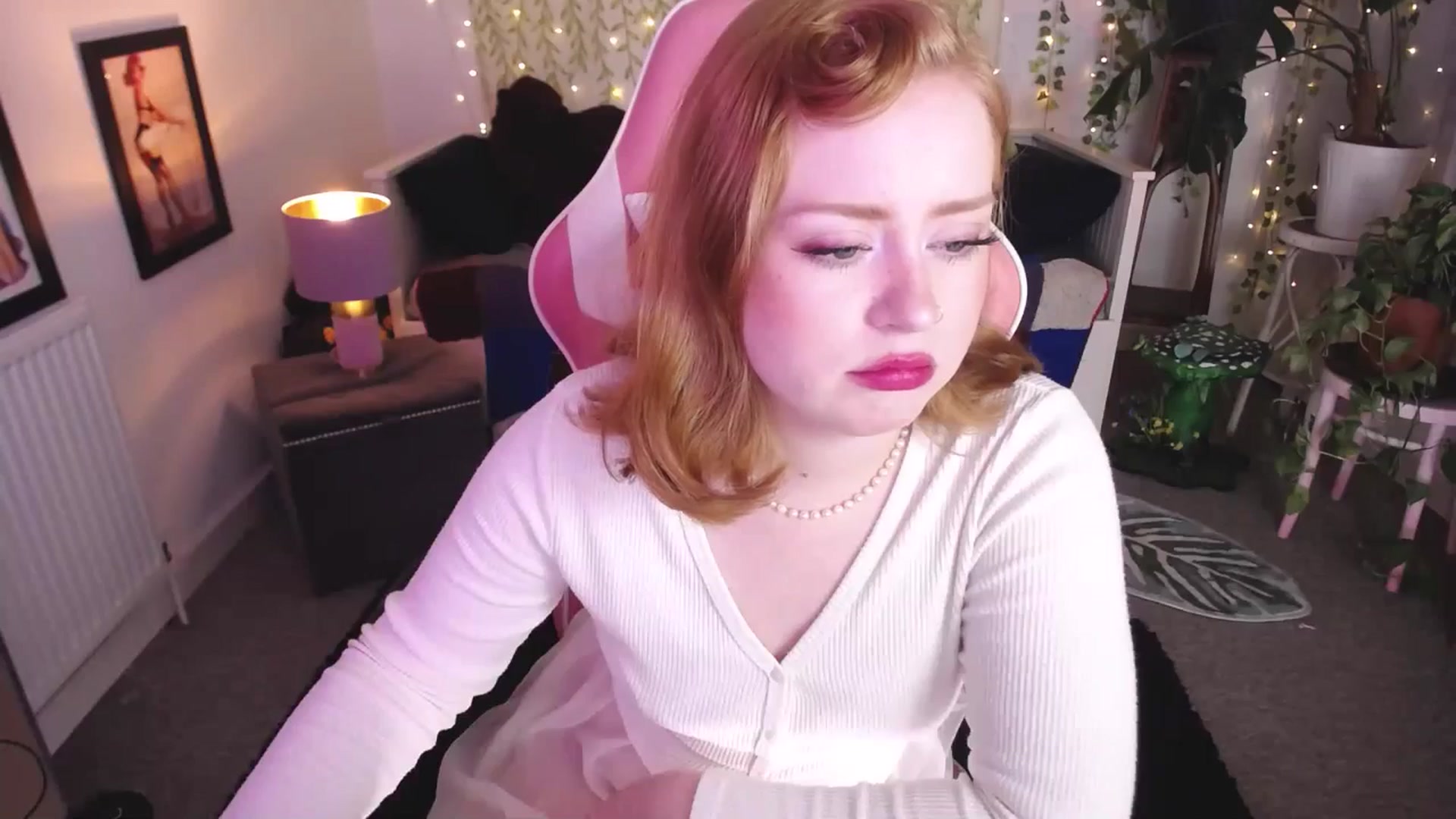 Gallery image thumbnail from LunaRoux's myfreecams stream on, 09/26/2025, 23:11 image 2 of 20