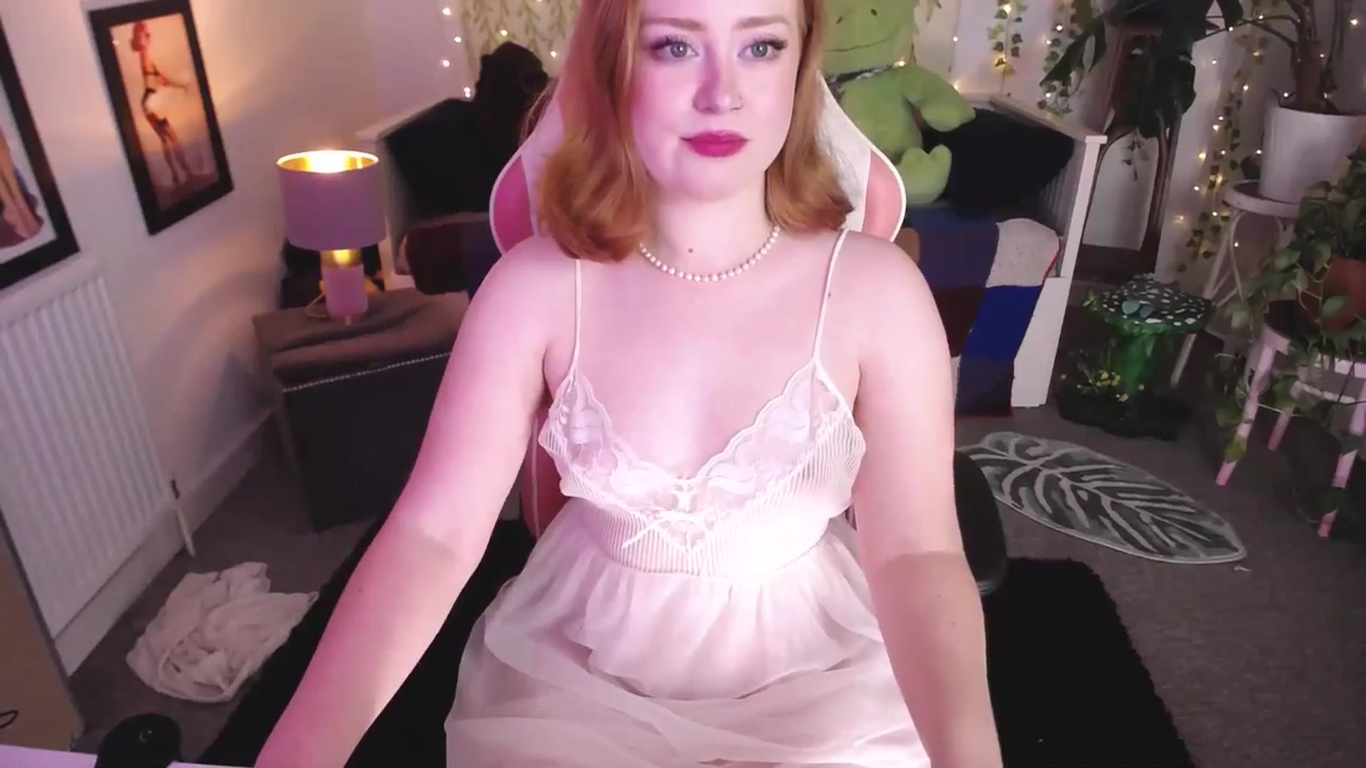 Gallery image thumbnail from LunaRoux's myfreecams stream on, 09/26/2025, 23:11 image 7 of 20
