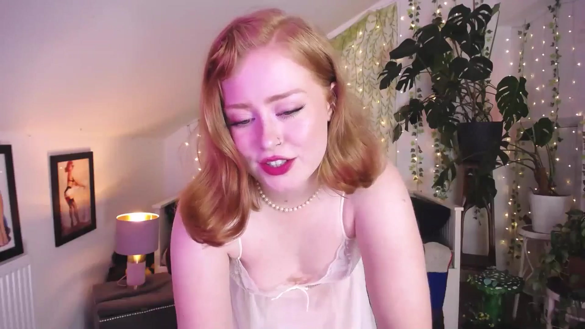Gallery image thumbnail from LunaRoux's myfreecams stream on, 09/26/2025, 23:11 image 17 of 20