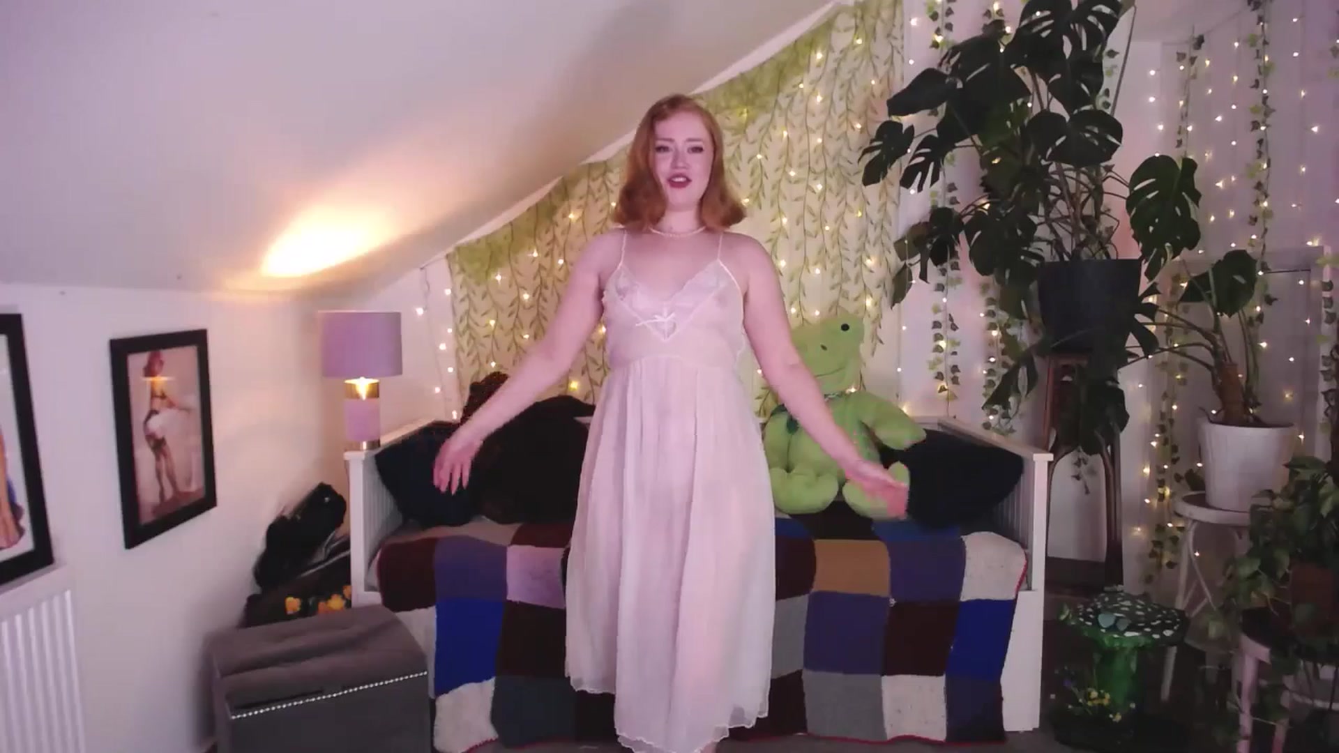 Gallery image thumbnail from LunaRoux's myfreecams stream on, 09/26/2025, 23:11 image 4 of 20