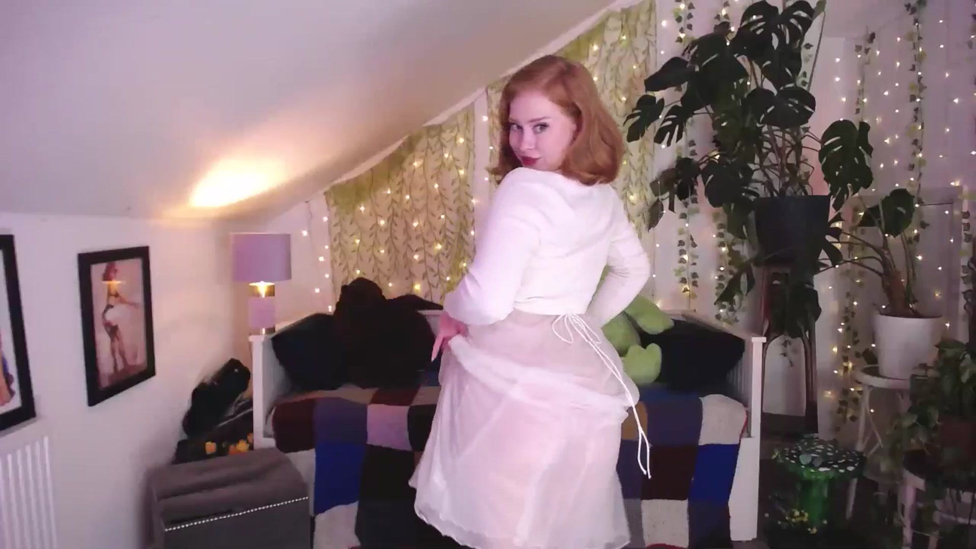 Gallery image thumbnail from LunaRoux's myfreecams stream on, 09/26/2025, 23:11 image 3 of 20