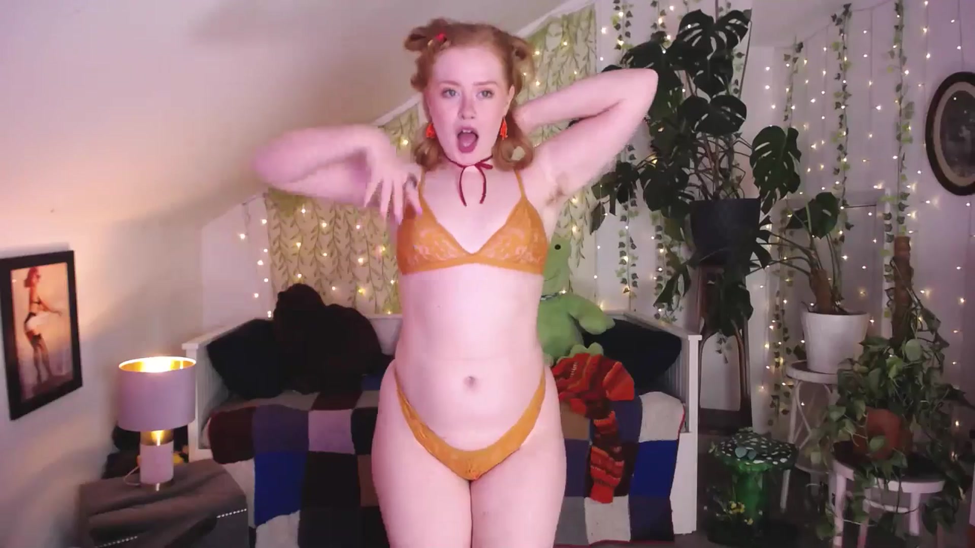 Gallery image thumbnail from LunaRoux's myfreecams stream on, 09/27/2025, 21:38 image 11 of 20