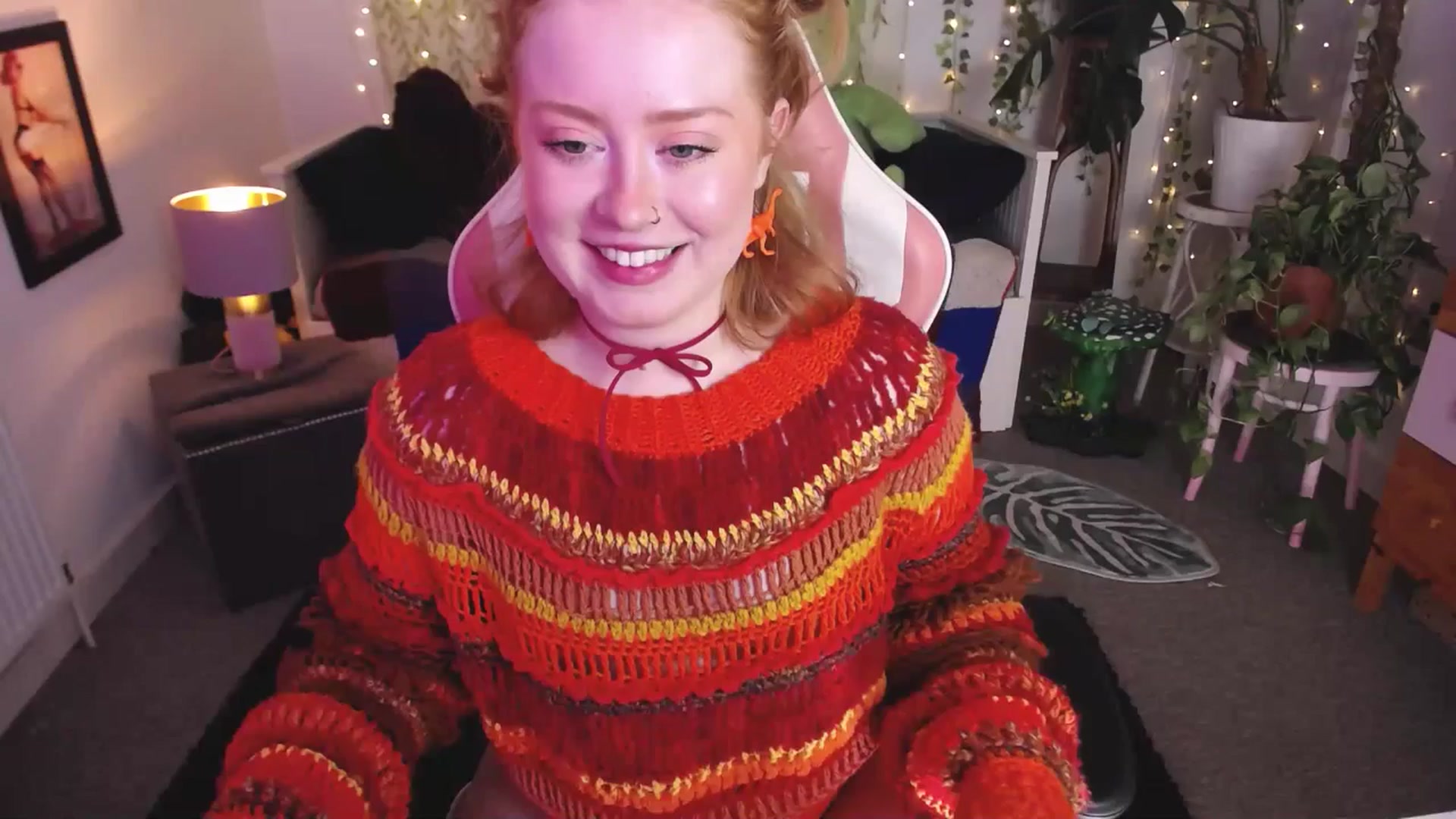 Gallery image thumbnail from LunaRoux's myfreecams stream on, 09/27/2025, 21:38 image 9 of 20