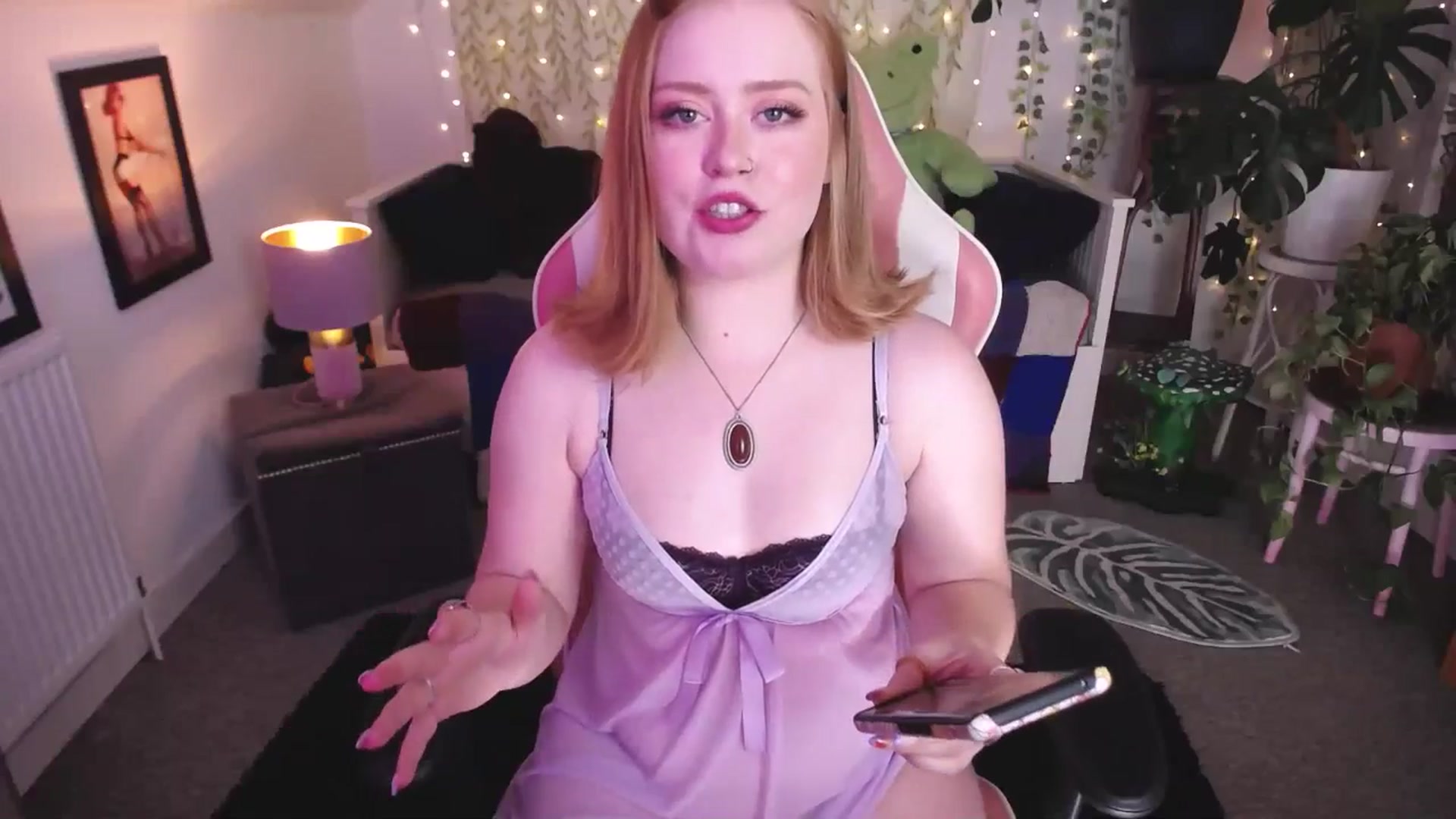 Gallery image thumbnail from LunaRoux's myfreecams stream on, 09/29/2025, 22:25 image 14 of 20