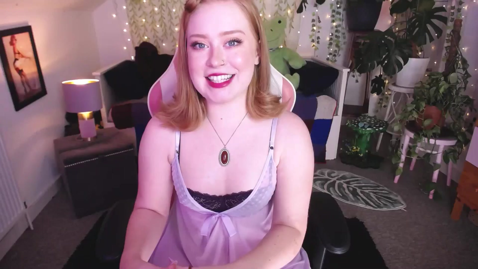 Gallery image thumbnail from LunaRoux's myfreecams stream on, 09/29/2025, 22:25 image 1 of 20