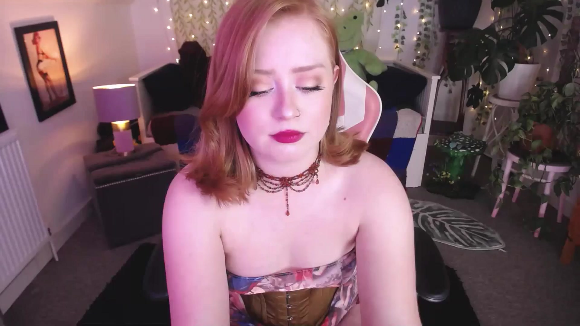 Gallery image thumbnail from LunaRoux's myfreecams stream on, 09/30/2025, 21:22 image 15 of 20