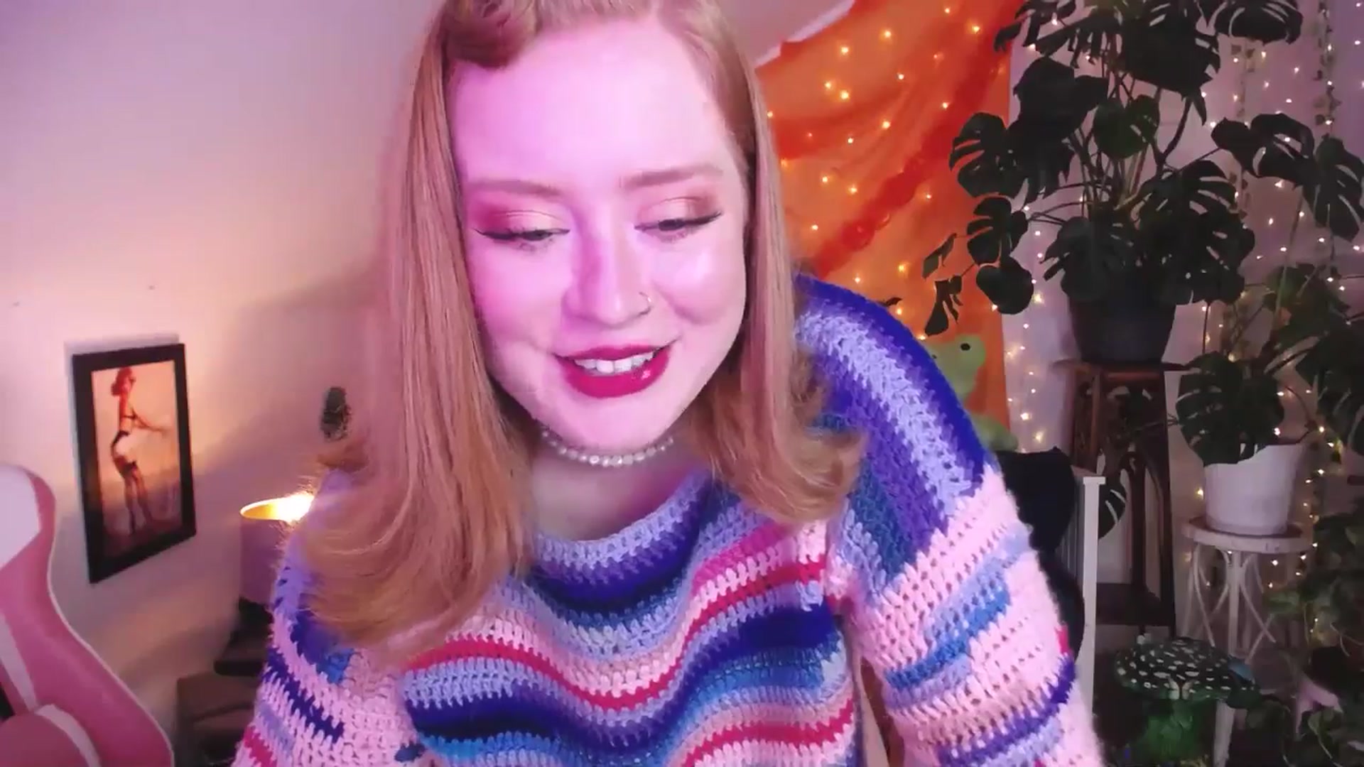 Gallery image thumbnail from LunaRoux's myfreecams stream on, 10/06/2025, 22:30 image 3 of 20