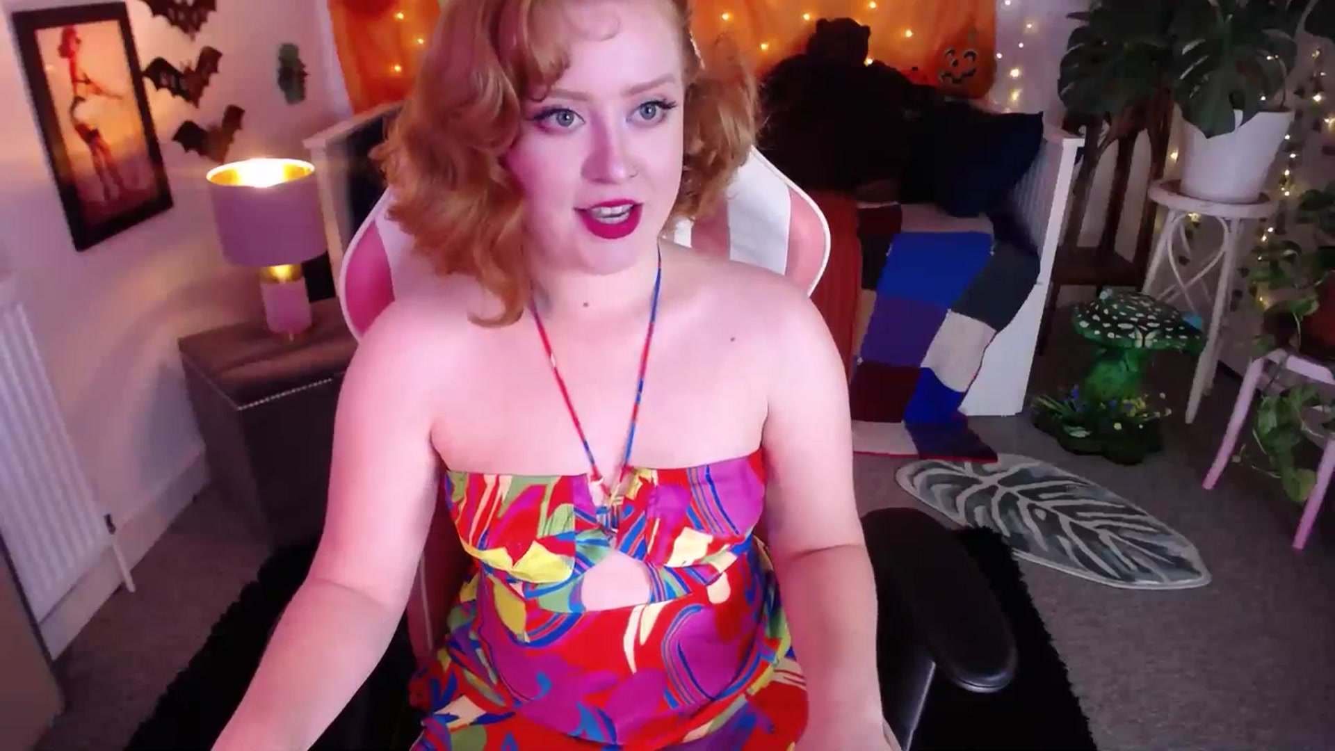 Gallery image thumbnail from LunaRoux's myfreecams stream on, 10/15/2025, 20:43 image 6 of 20
