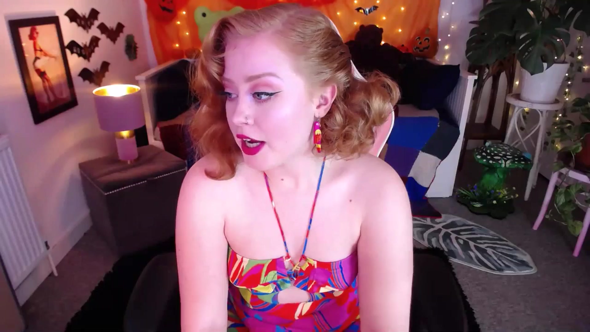 Gallery image thumbnail from LunaRoux's myfreecams stream on, 10/15/2025, 20:43 image 8 of 20