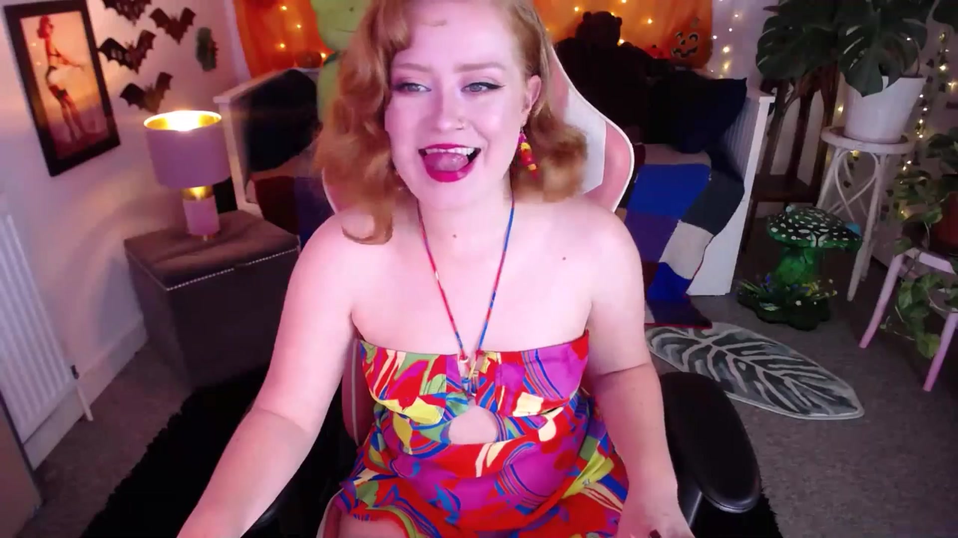 Gallery image thumbnail from LunaRoux's myfreecams stream on, 10/15/2025, 20:43 image 12 of 20