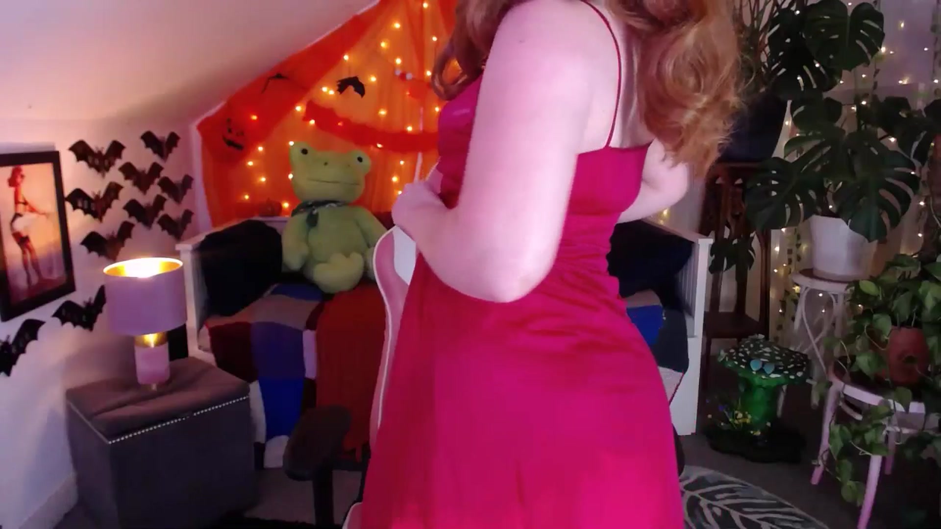 Gallery image thumbnail from LunaRoux's myfreecams stream on, 10/29/2025, 23:20 image 18 of 20