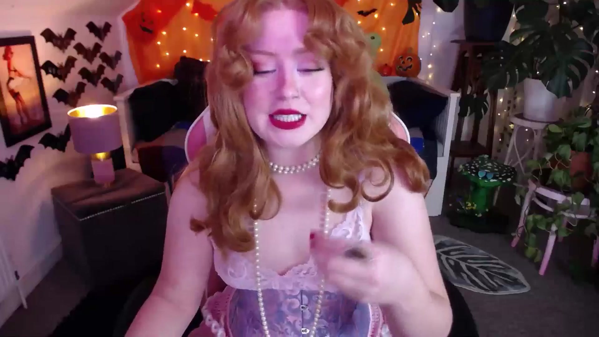 Gallery image thumbnail from LunaRoux's myfreecams stream on, 11/06/2025, 21:17 image 20 of 20