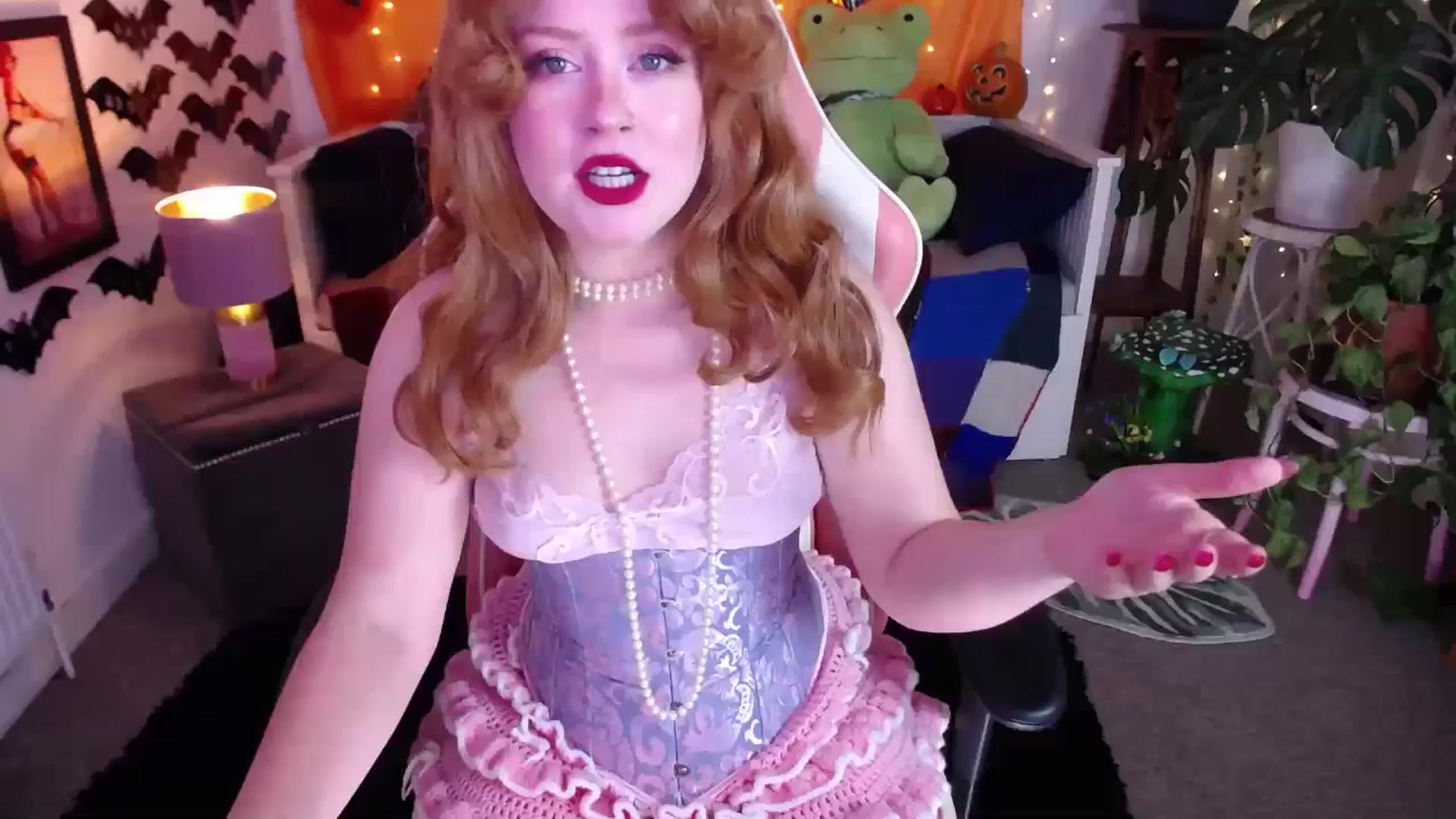Gallery image thumbnail from LunaRoux's myfreecams stream on, 11/06/2025, 21:17 image 1 of 20