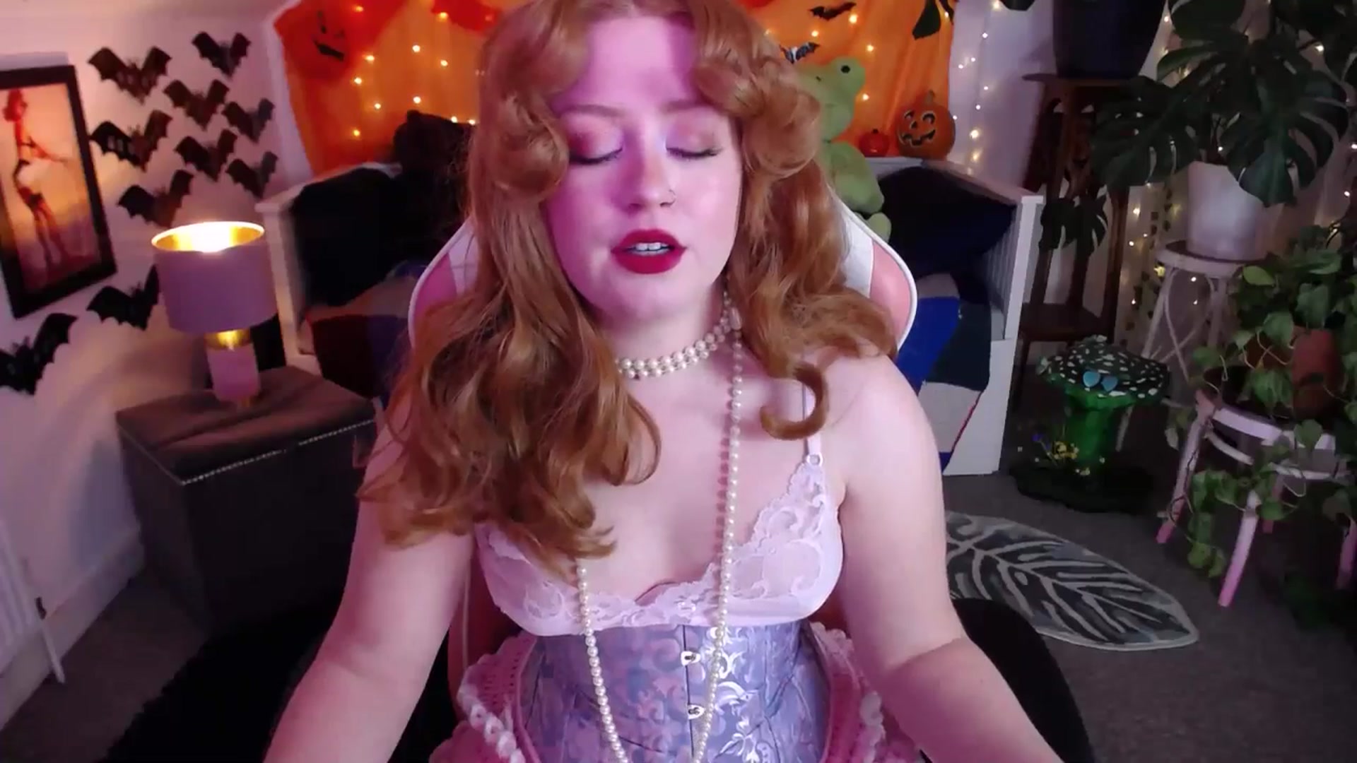Gallery image thumbnail from LunaRoux's myfreecams stream on, 11/06/2025, 22:02 image 4 of 20