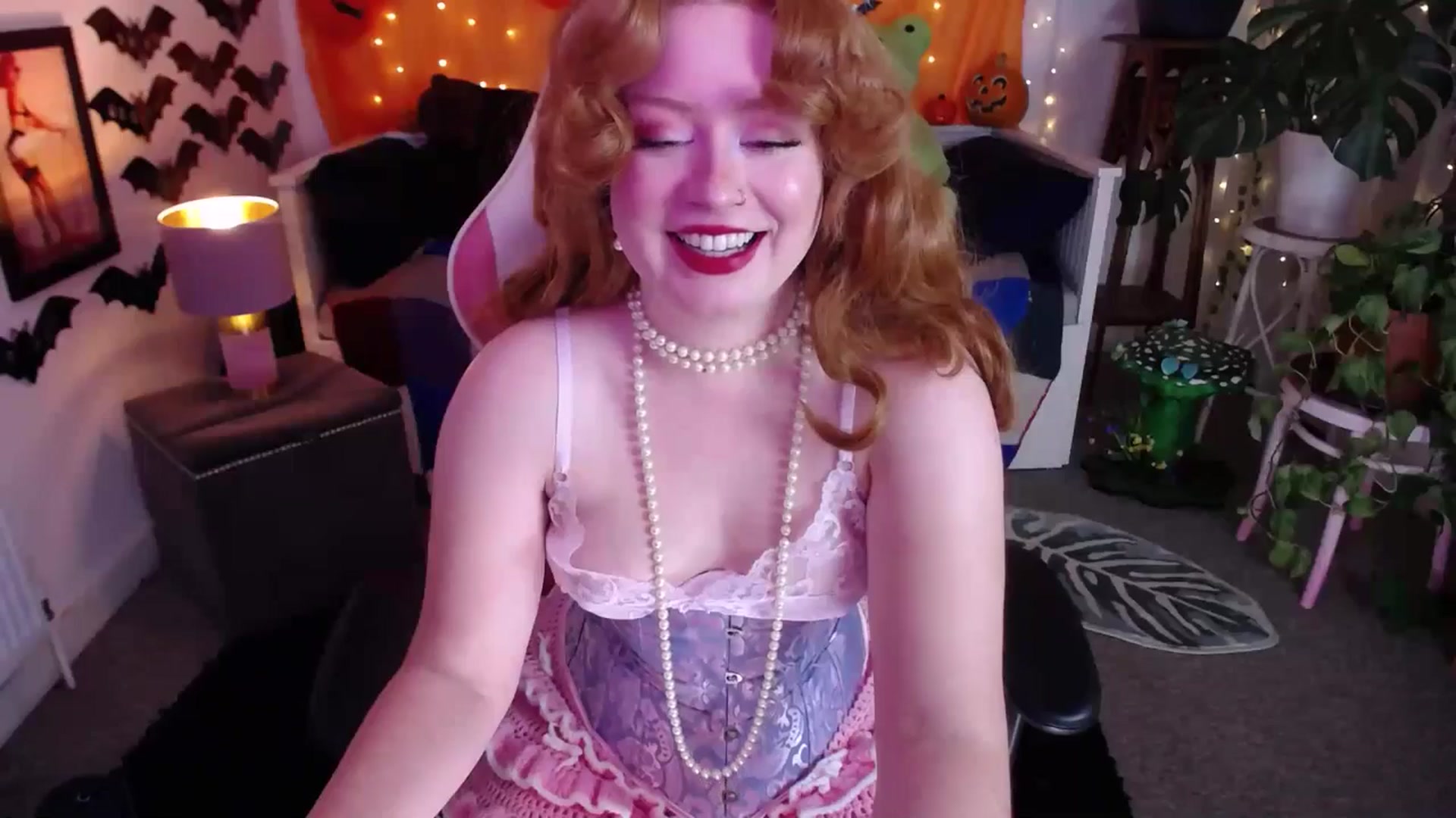 Gallery image thumbnail from LunaRoux's myfreecams stream on, 11/06/2025, 22:02 image 12 of 20