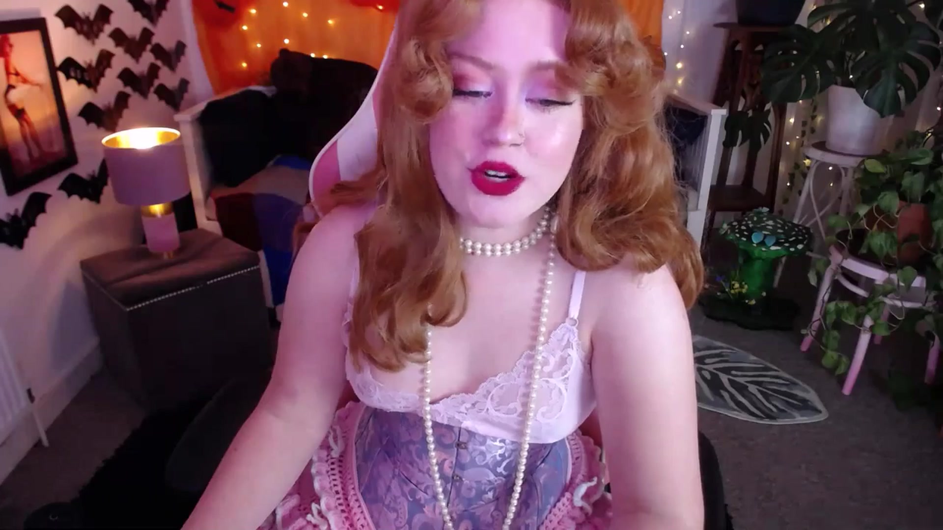 Gallery image thumbnail from LunaRoux's myfreecams stream on, 11/06/2025, 22:02 image 7 of 20