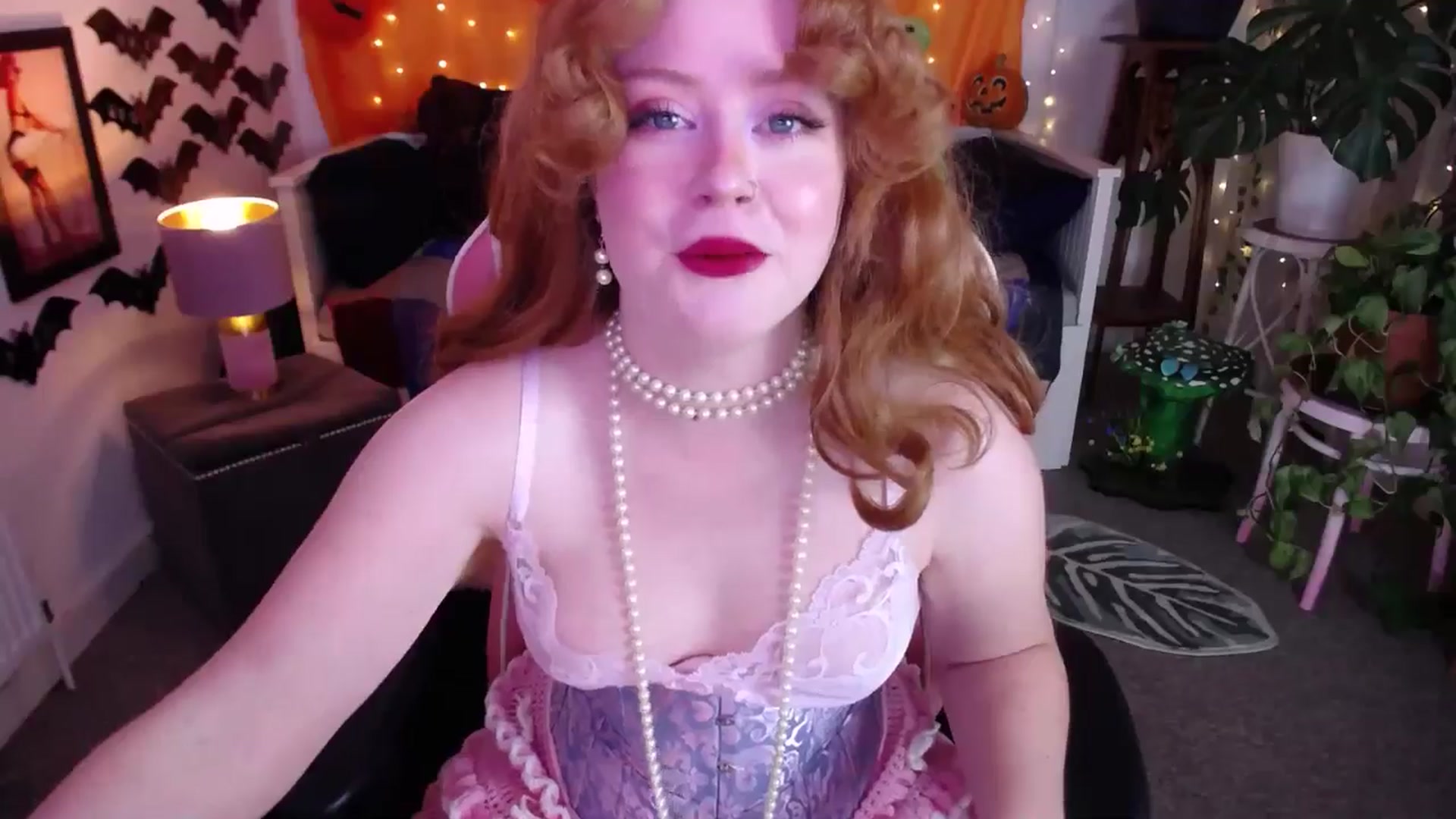 Gallery image thumbnail from LunaRoux's myfreecams stream on, 11/06/2025, 22:02 image 9 of 20
