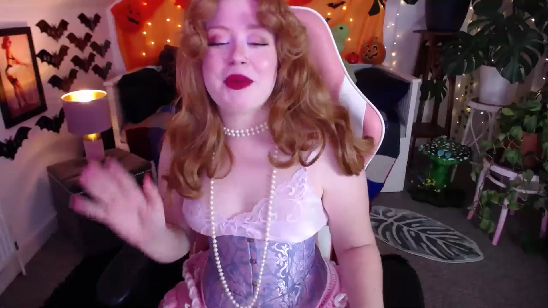 Gallery image thumbnail from LunaRoux's myfreecams stream on, 11/06/2025, 22:02 image 2 of 20