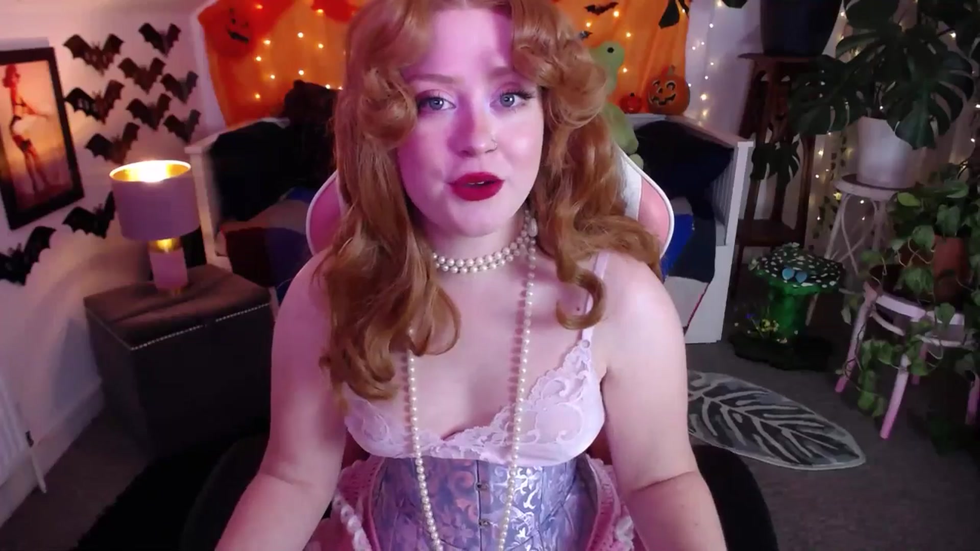 Gallery image thumbnail from LunaRoux's myfreecams stream on, 11/06/2025, 22:02 image 3 of 20