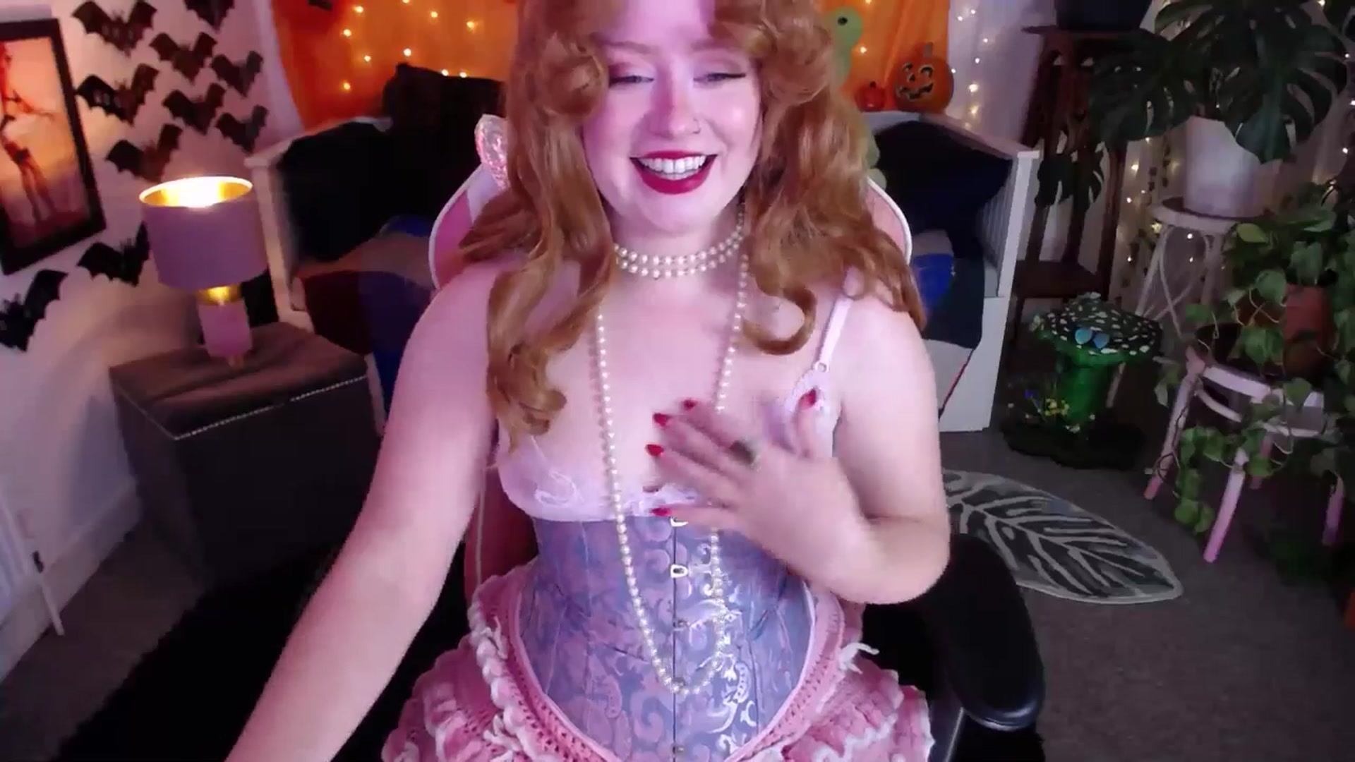 Gallery image thumbnail from LunaRoux's myfreecams stream on, 11/06/2025, 22:36 image 5 of 20