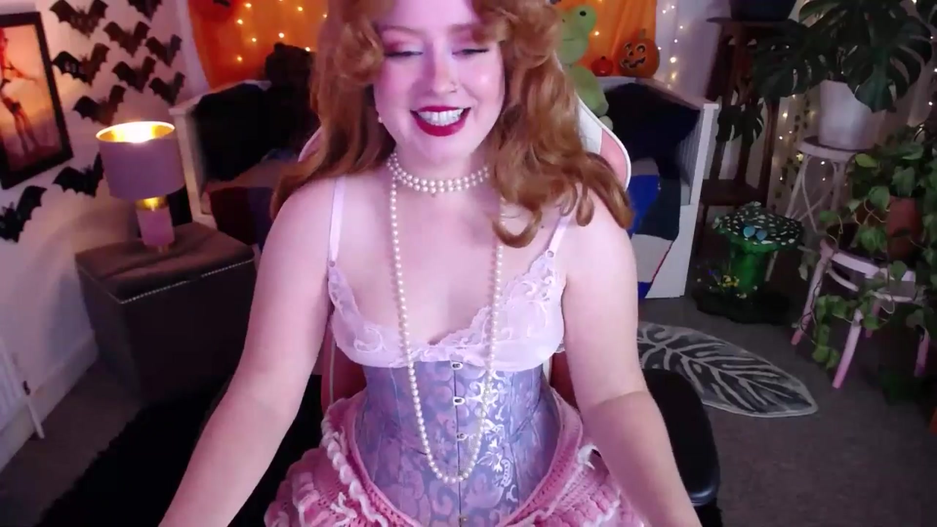 Gallery image thumbnail from LunaRoux's myfreecams stream on, 11/06/2025, 22:36 image 6 of 20