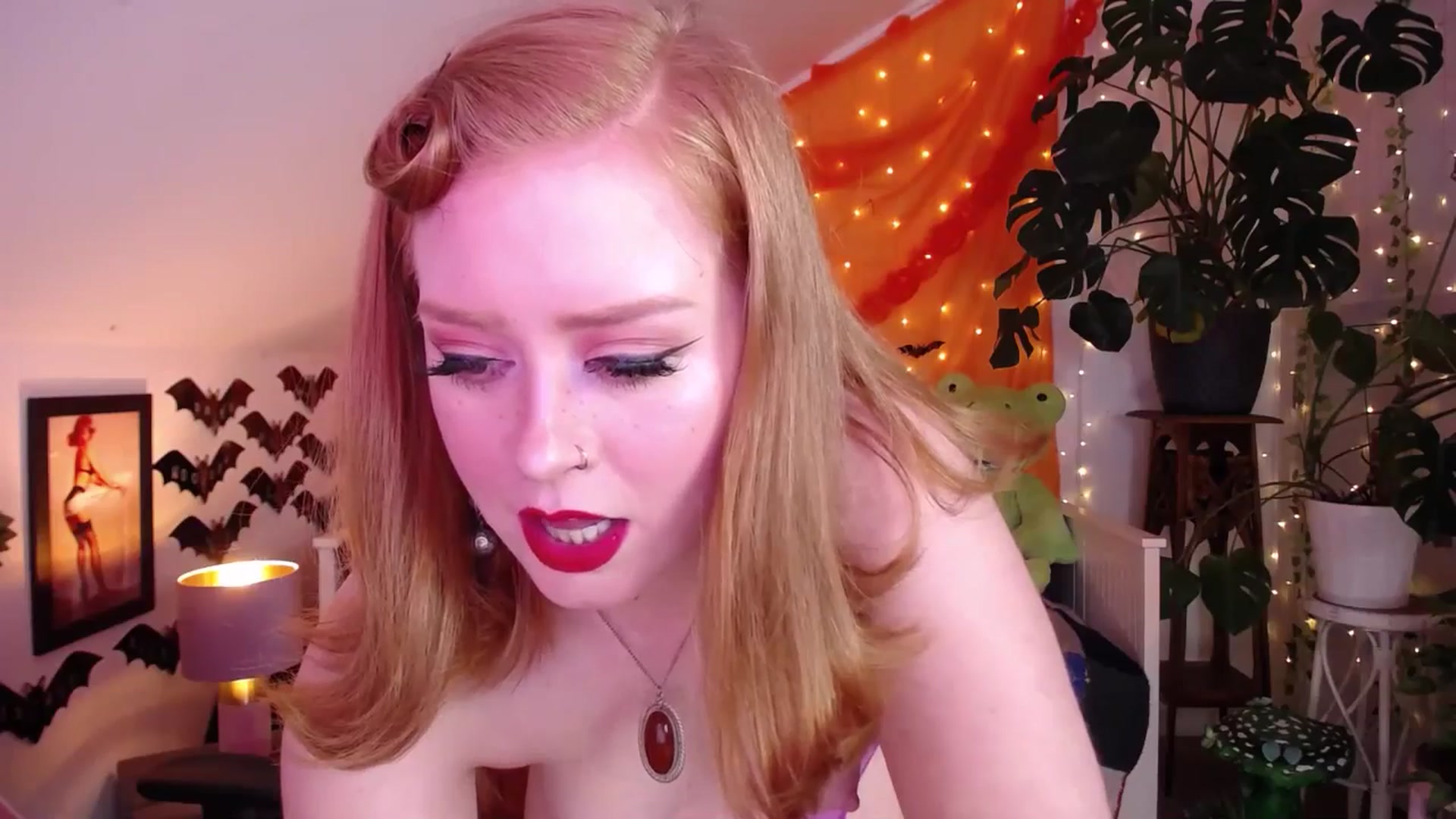 Gallery image thumbnail from LunaRoux's myfreecams stream on, 11/26/2025, 23:15 image 18 of 20
