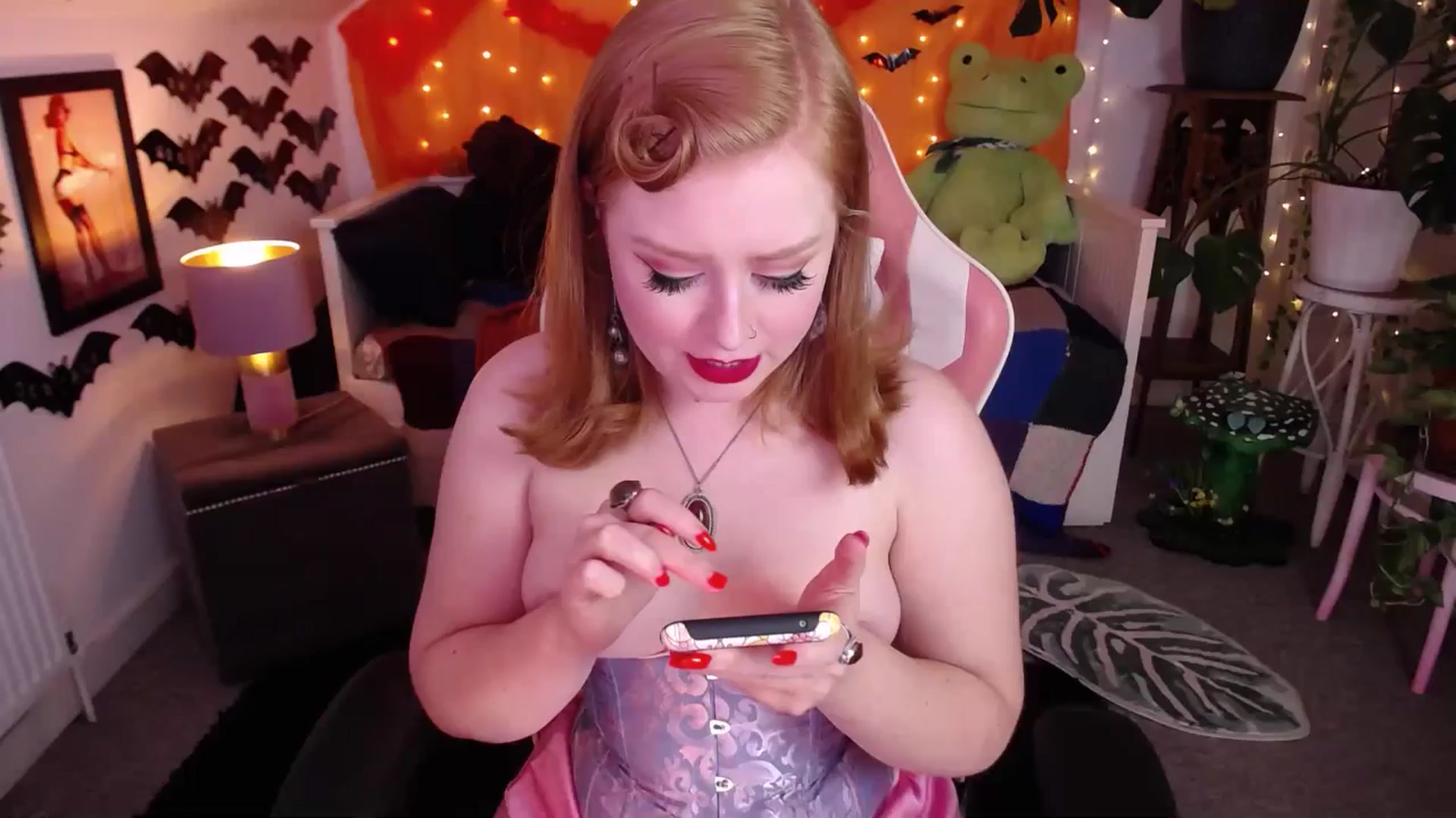 Gallery image thumbnail from LunaRoux's myfreecams stream on, 11/26/2025, 23:15 image 1 of 20