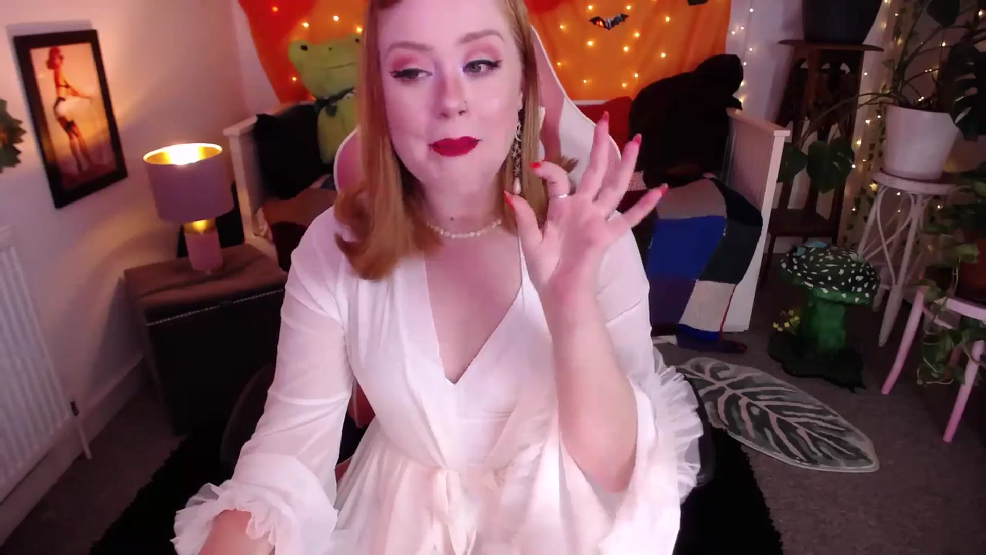 Gallery image thumbnail from LunaRoux's myfreecams stream on, 11/30/2025, 02:54 image 5 of 20