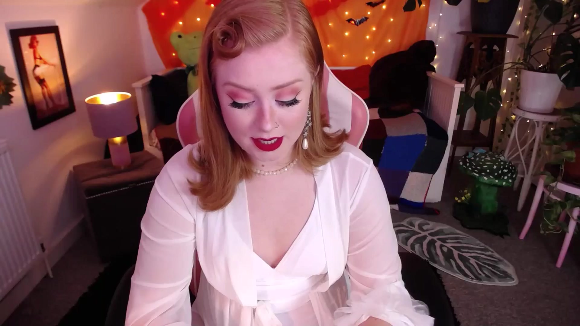 Gallery image thumbnail from LunaRoux's myfreecams stream on, 11/30/2025, 02:54 image 8 of 20