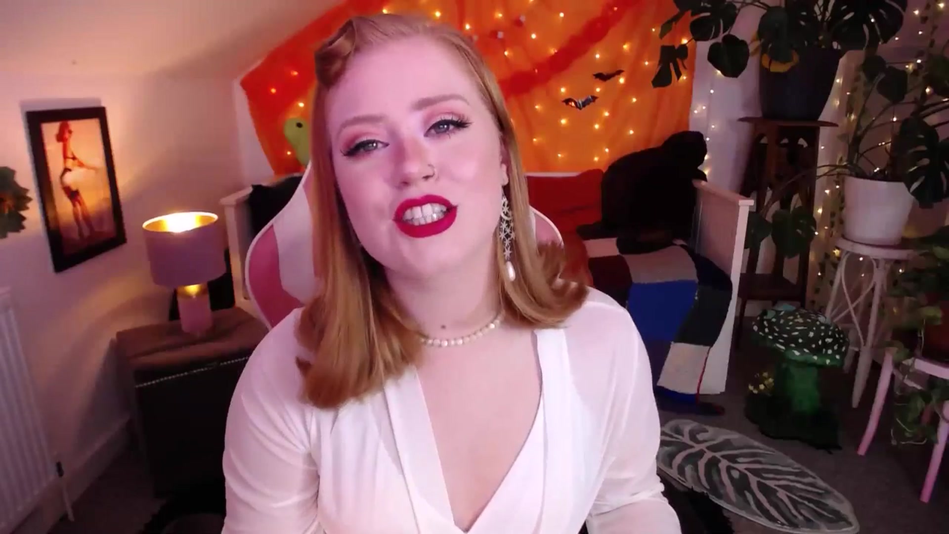 Gallery image thumbnail from LunaRoux's myfreecams stream on, 11/30/2025, 02:54 image 4 of 20