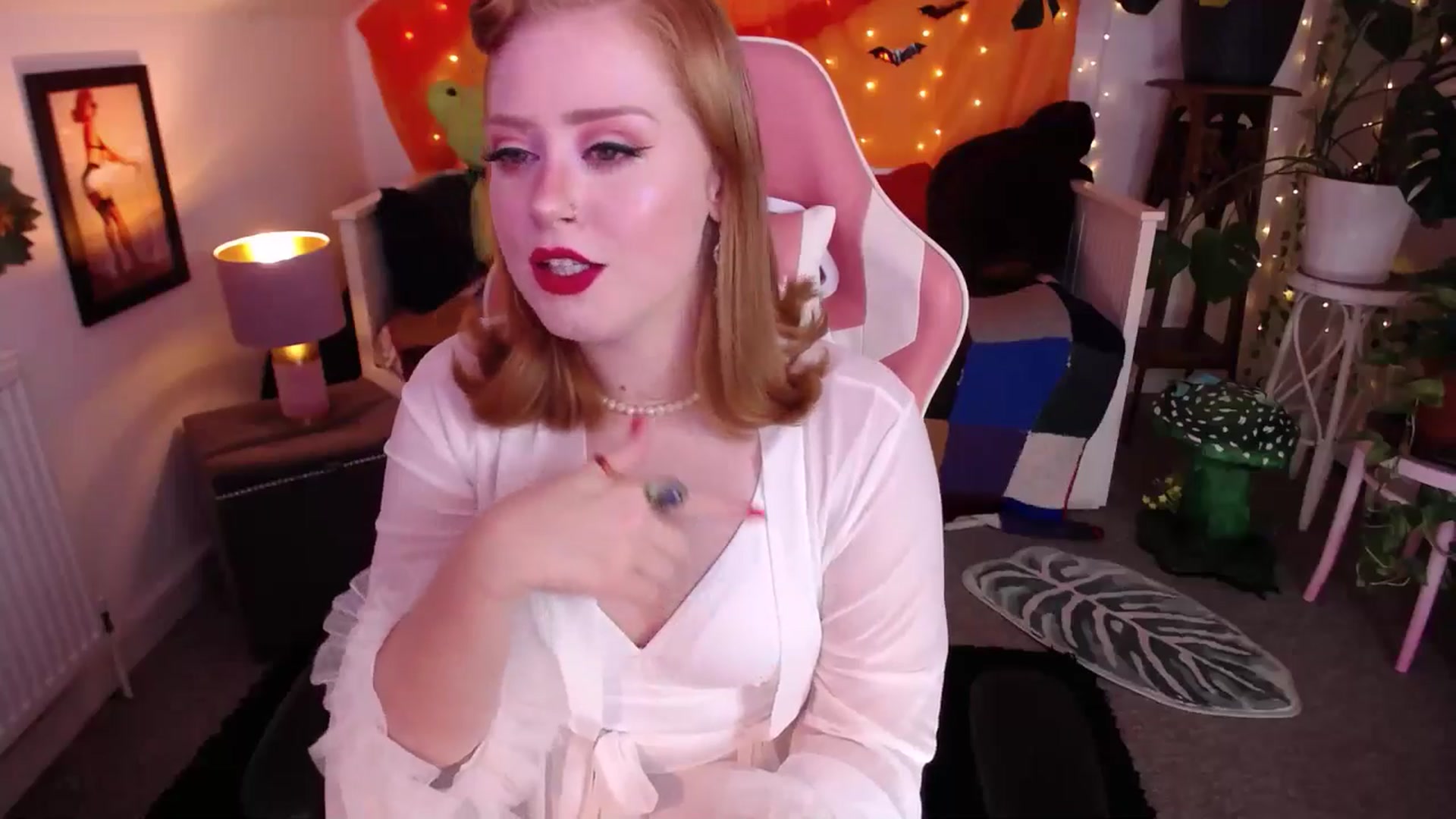 Gallery image thumbnail from LunaRoux's myfreecams stream on, 11/30/2025, 02:54 image 7 of 20