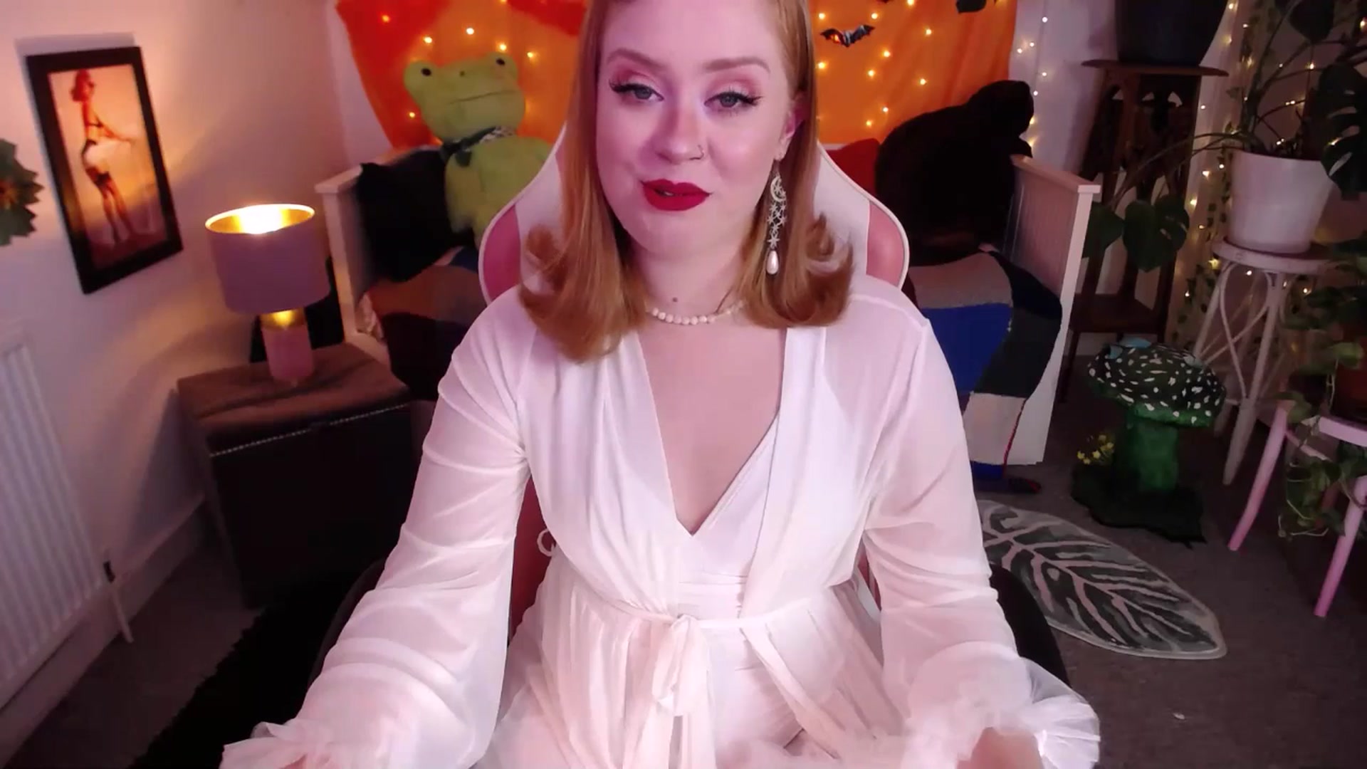Gallery image thumbnail from LunaRoux's myfreecams stream on, 11/30/2025, 02:54 image 11 of 20