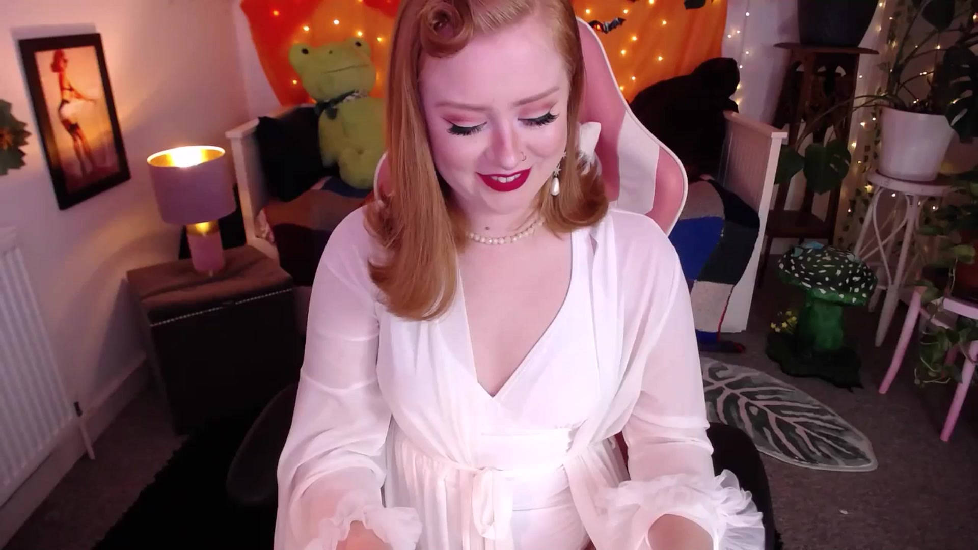 Gallery image thumbnail from LunaRoux's myfreecams stream on, 11/30/2025, 02:54 image 13 of 20