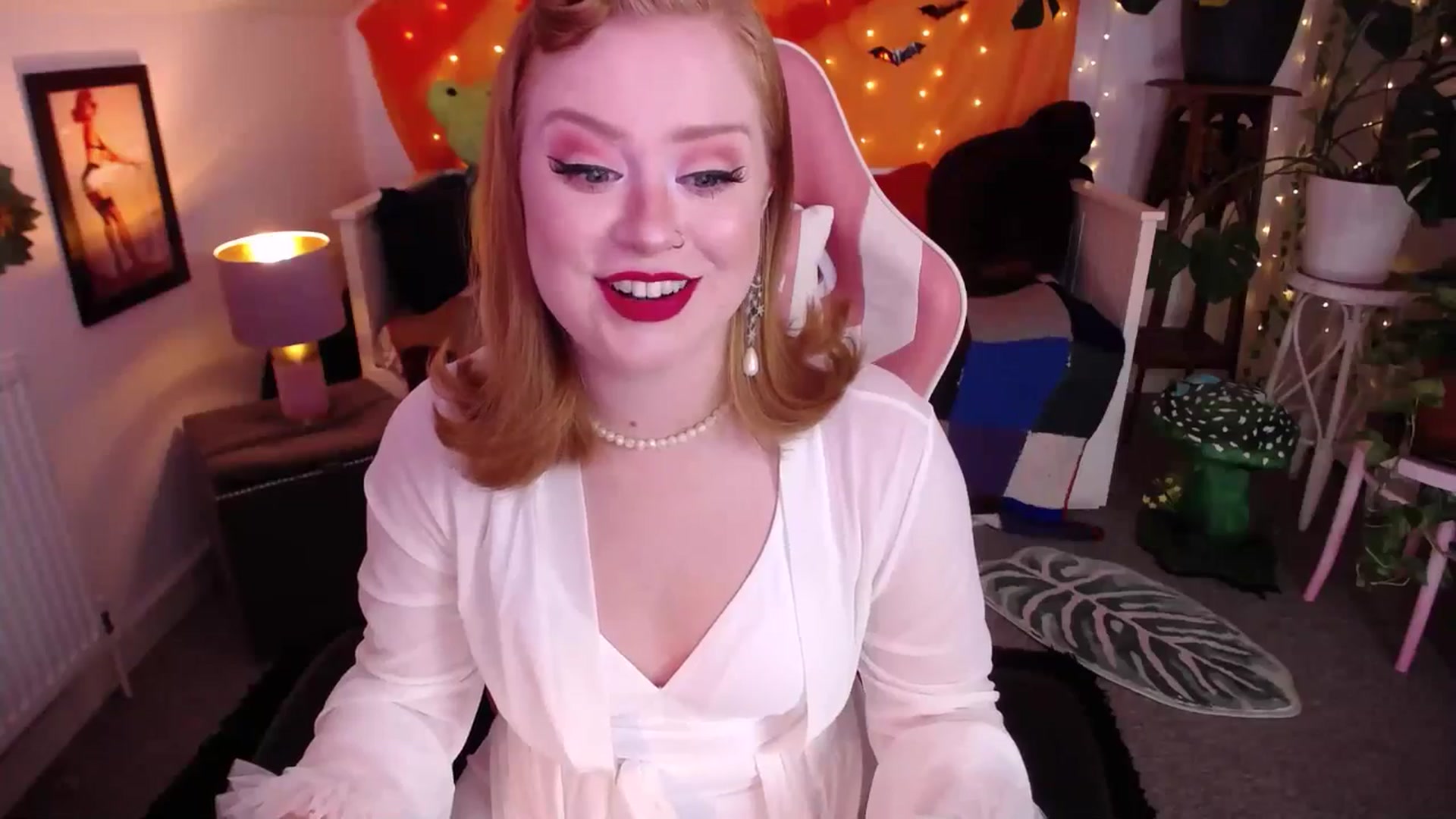 Gallery image thumbnail from LunaRoux's myfreecams stream on, 11/30/2025, 02:54 image 9 of 20
