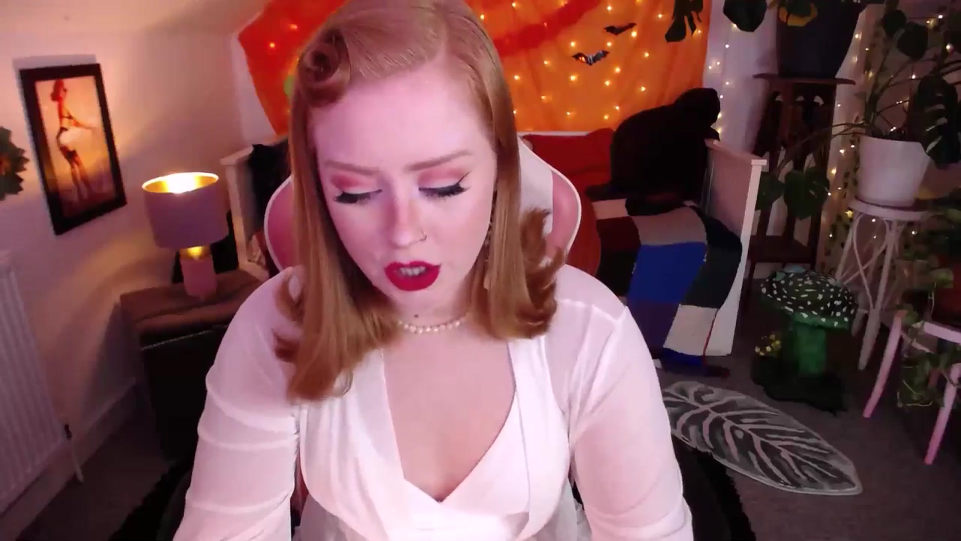 Gallery image thumbnail from LunaRoux's myfreecams stream on, 11/30/2025, 02:54 image 6 of 20
