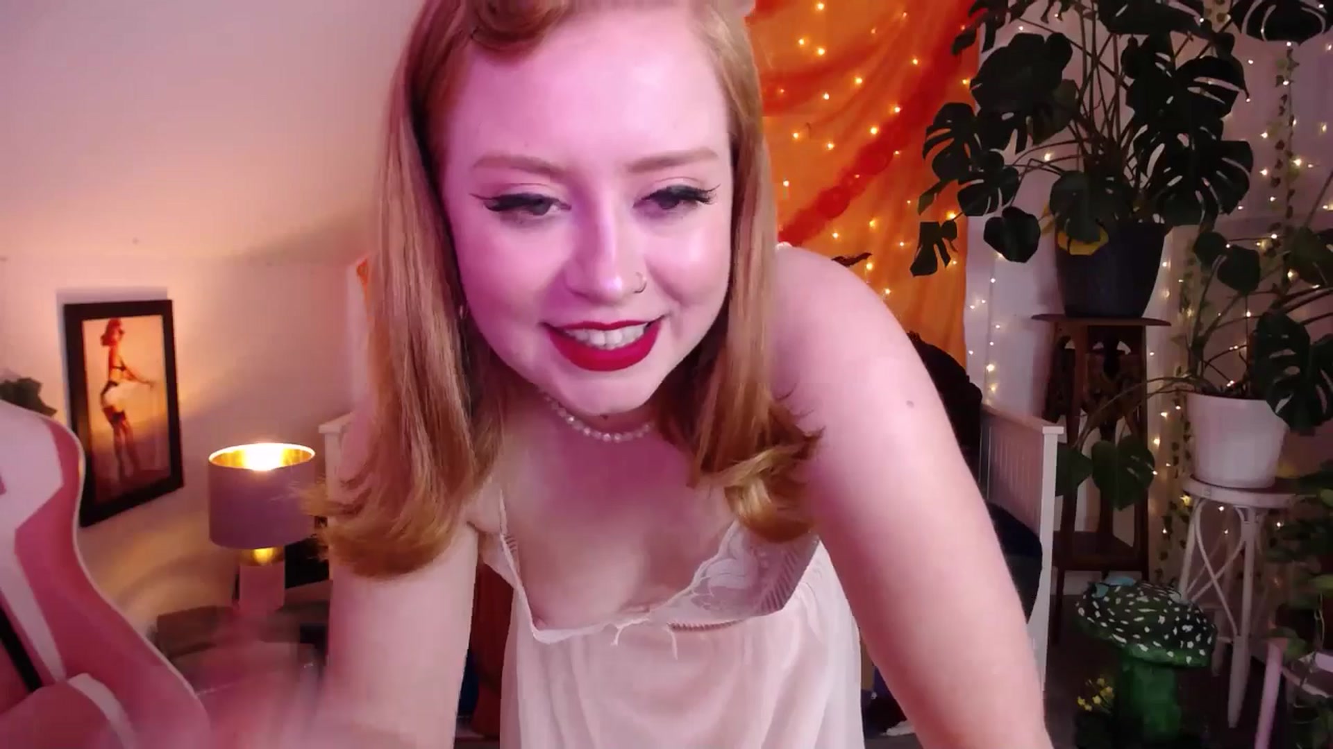 Gallery image thumbnail from LunaRoux's myfreecams stream on, 12/01/2025, 02:04 image 10 of 20