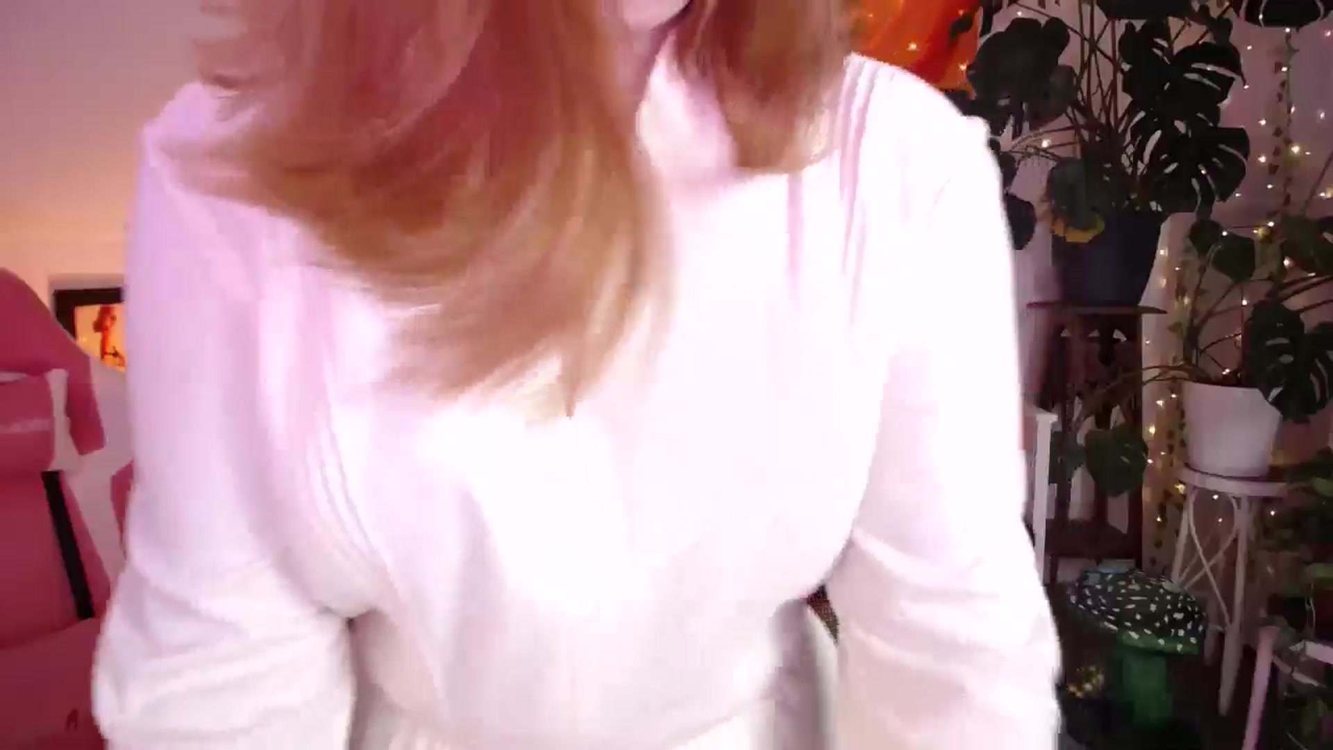 Gallery image thumbnail from LunaRoux's myfreecams stream on, 12/01/2025, 02:04 image 20 of 20