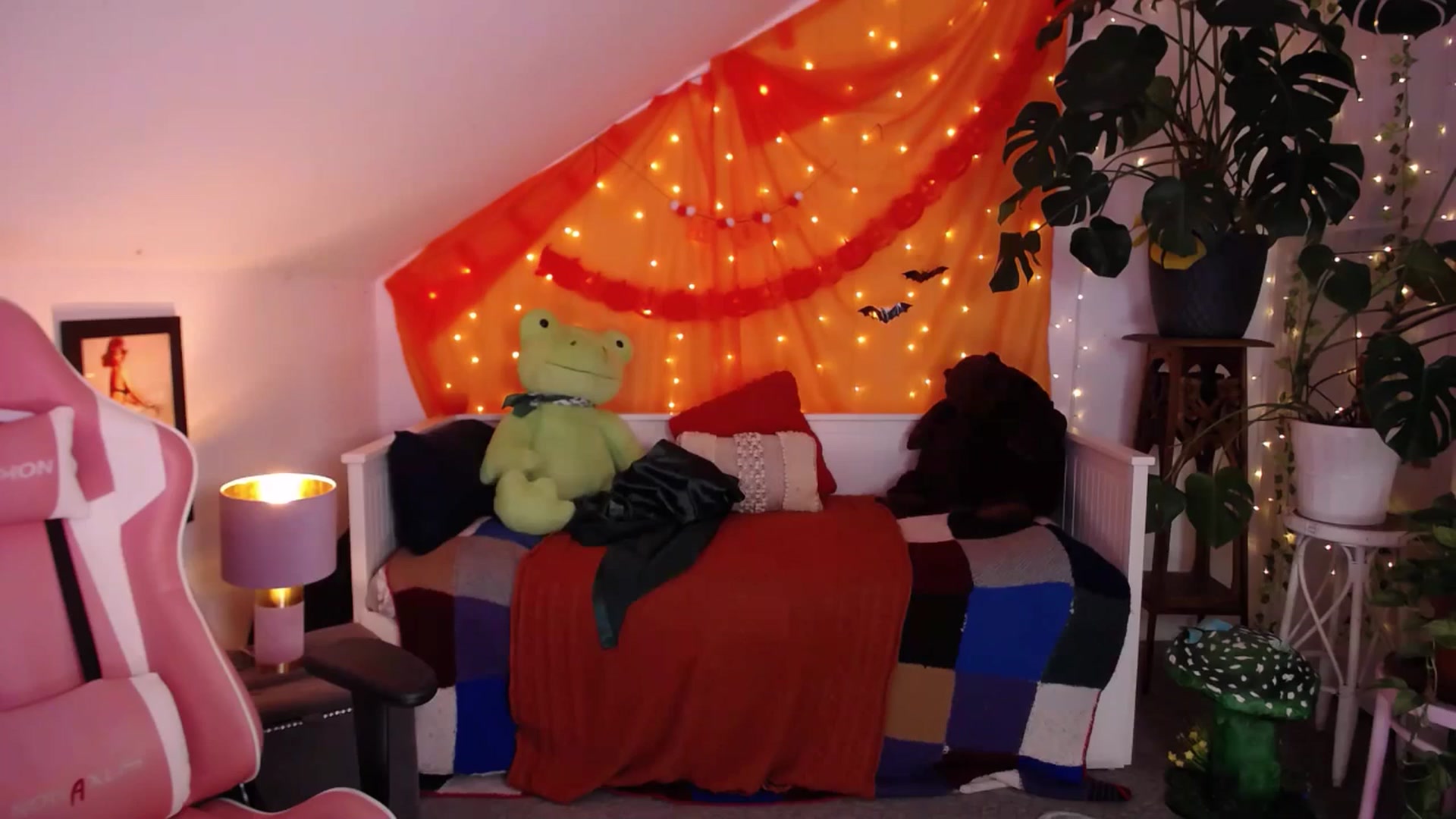 Gallery image thumbnail from LunaRoux's myfreecams stream on, 12/01/2025, 02:04 image 18 of 20