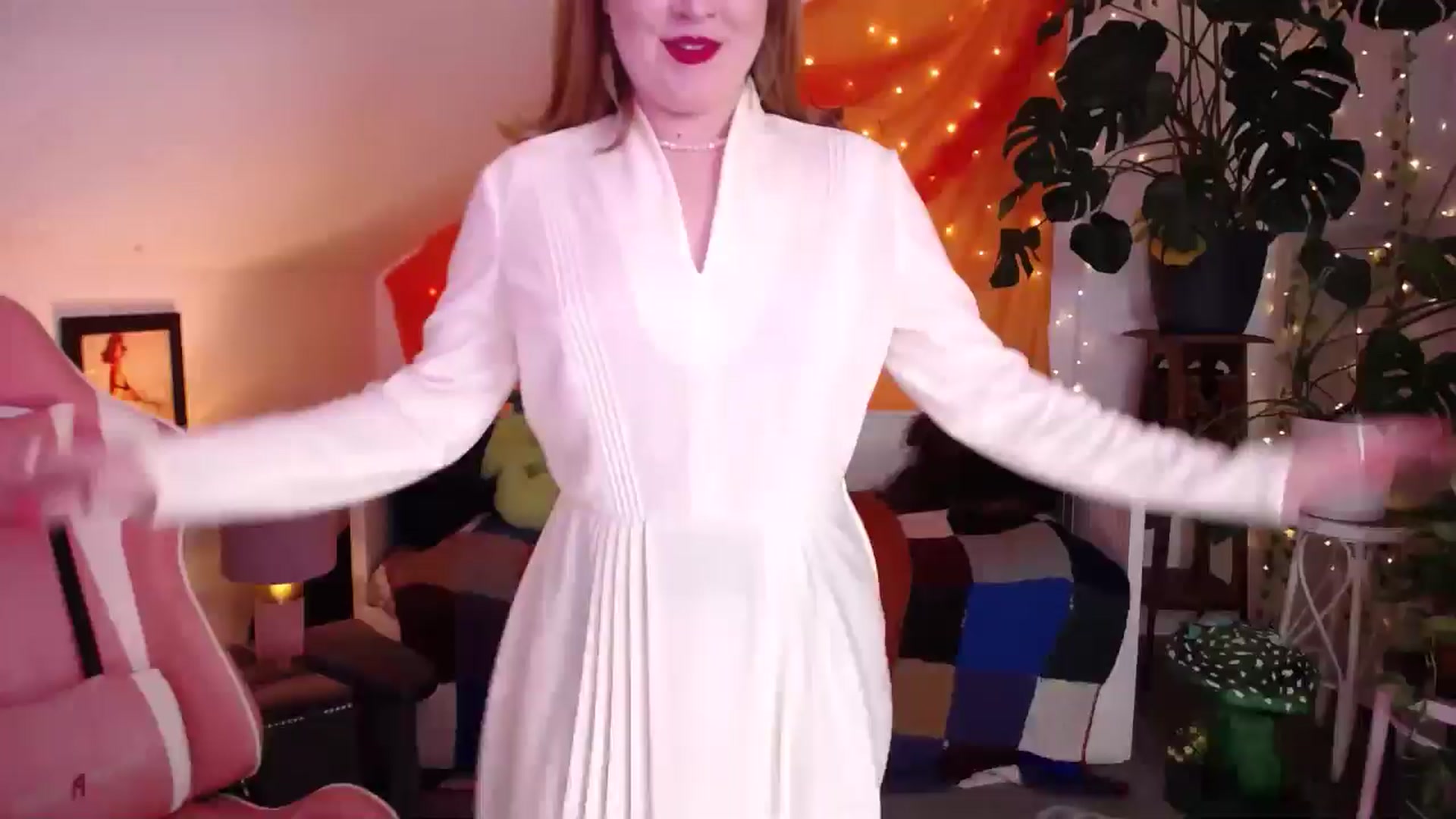 Gallery image thumbnail from LunaRoux's myfreecams stream on, 12/01/2025, 02:04 image 19 of 20