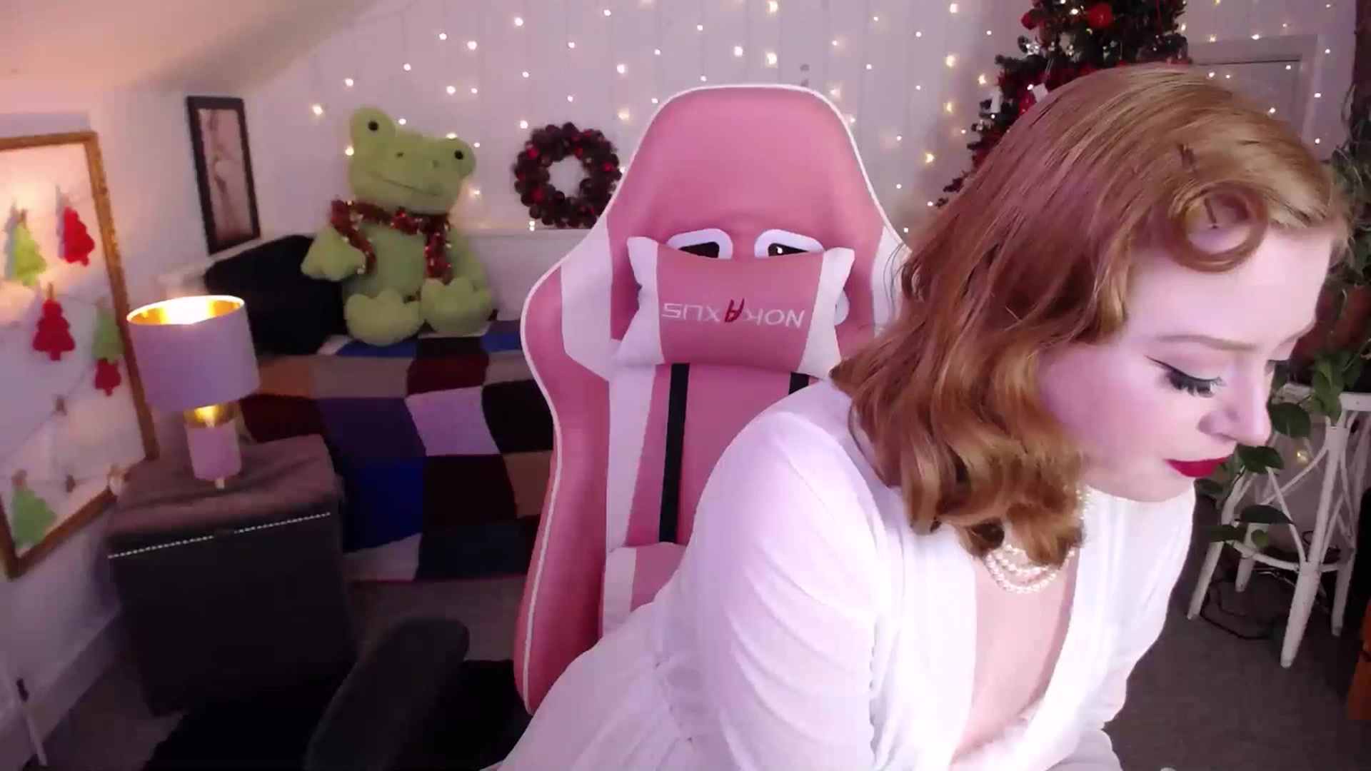Gallery image thumbnail from LunaRoux's myfreecams stream on, 12/30/2025, 21:24 image 7 of 20