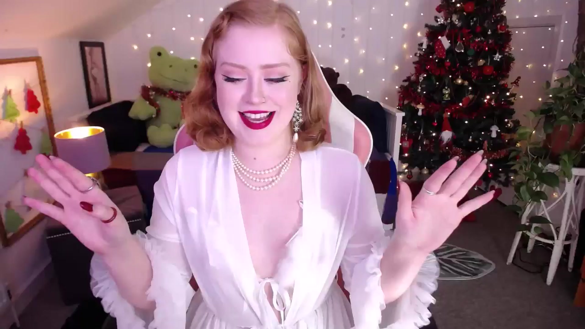 Gallery image thumbnail from LunaRoux's myfreecams stream on, 12/30/2025, 21:24 image 5 of 20